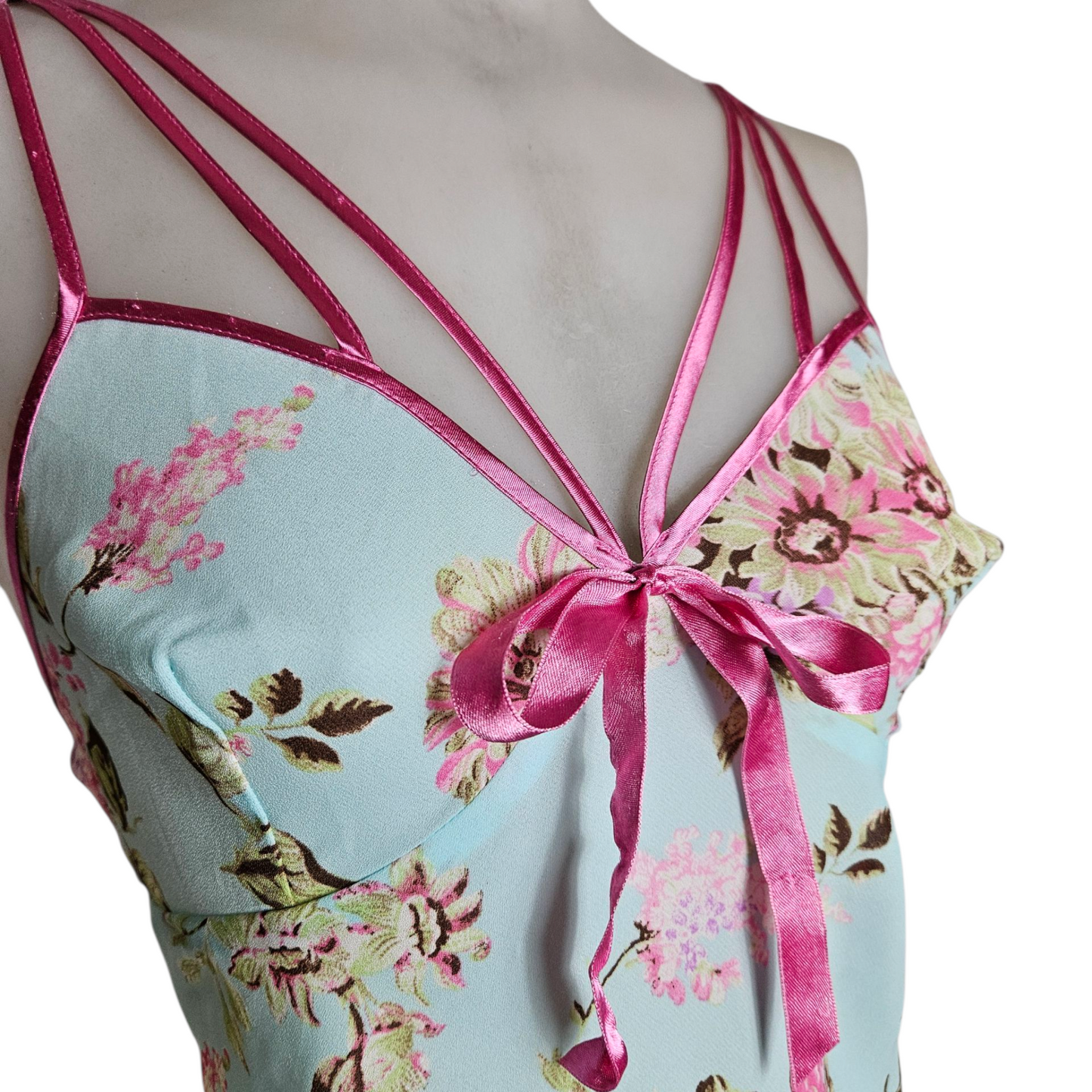 Robe en voile fleurie bleue