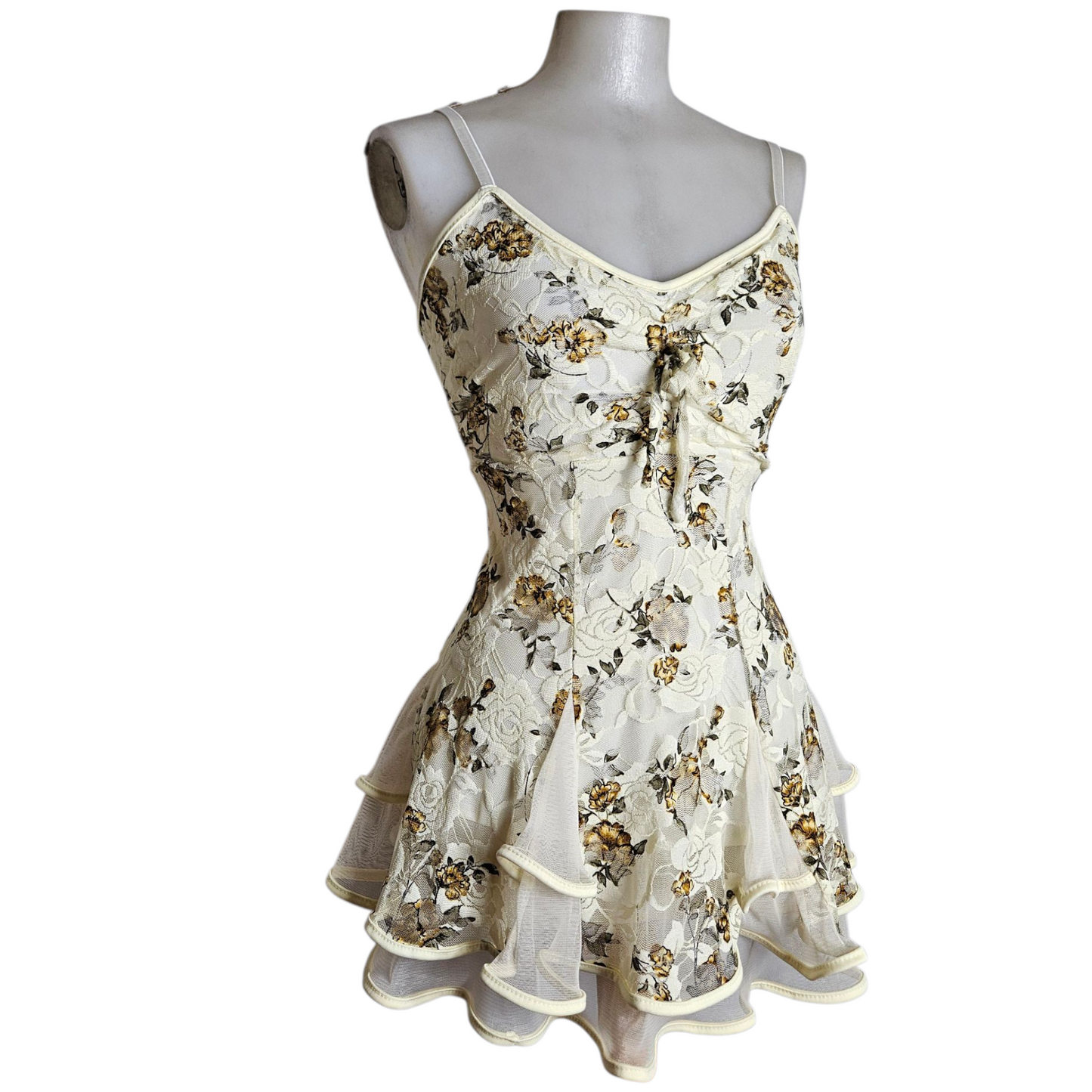 Tunique en voile et dentelle fleurie