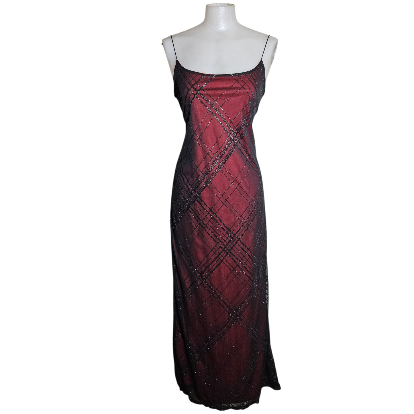 Robe en voile noir doublure rouge
