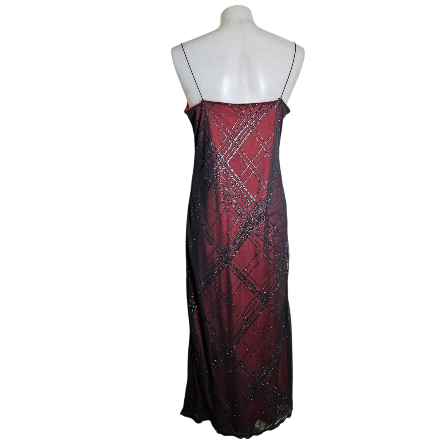Robe en voile noir doublure rouge