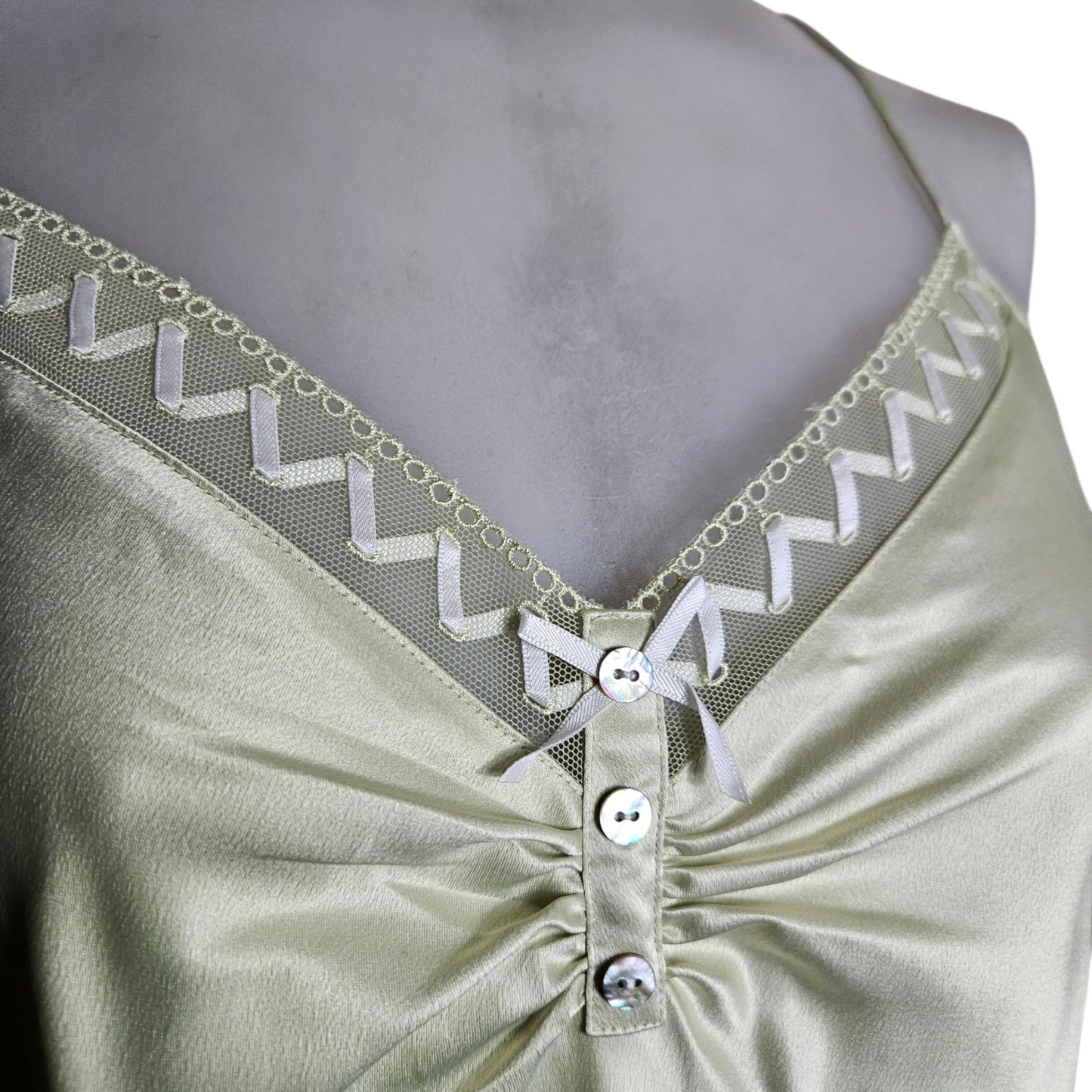 Robe satinée sauge