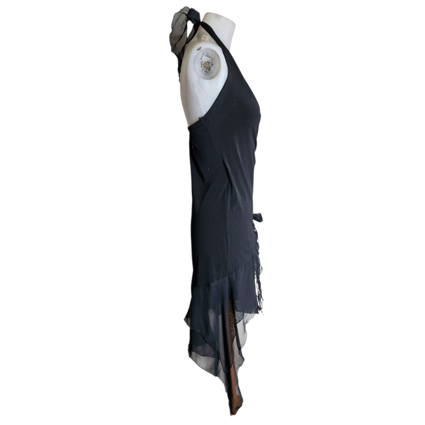 Backless dress with flower details