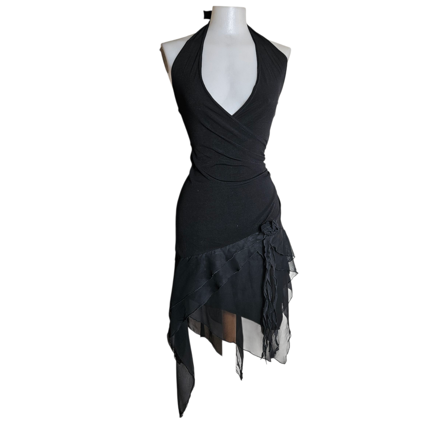 Backless dress with flower details