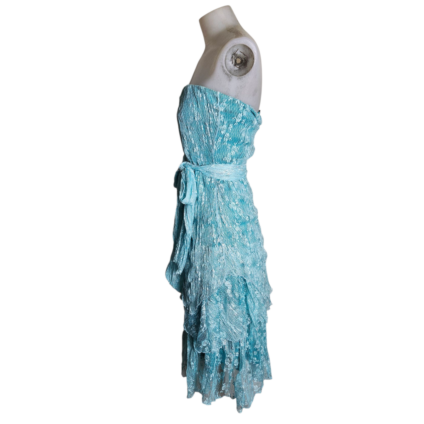 Robe strapless bleue en dentelle