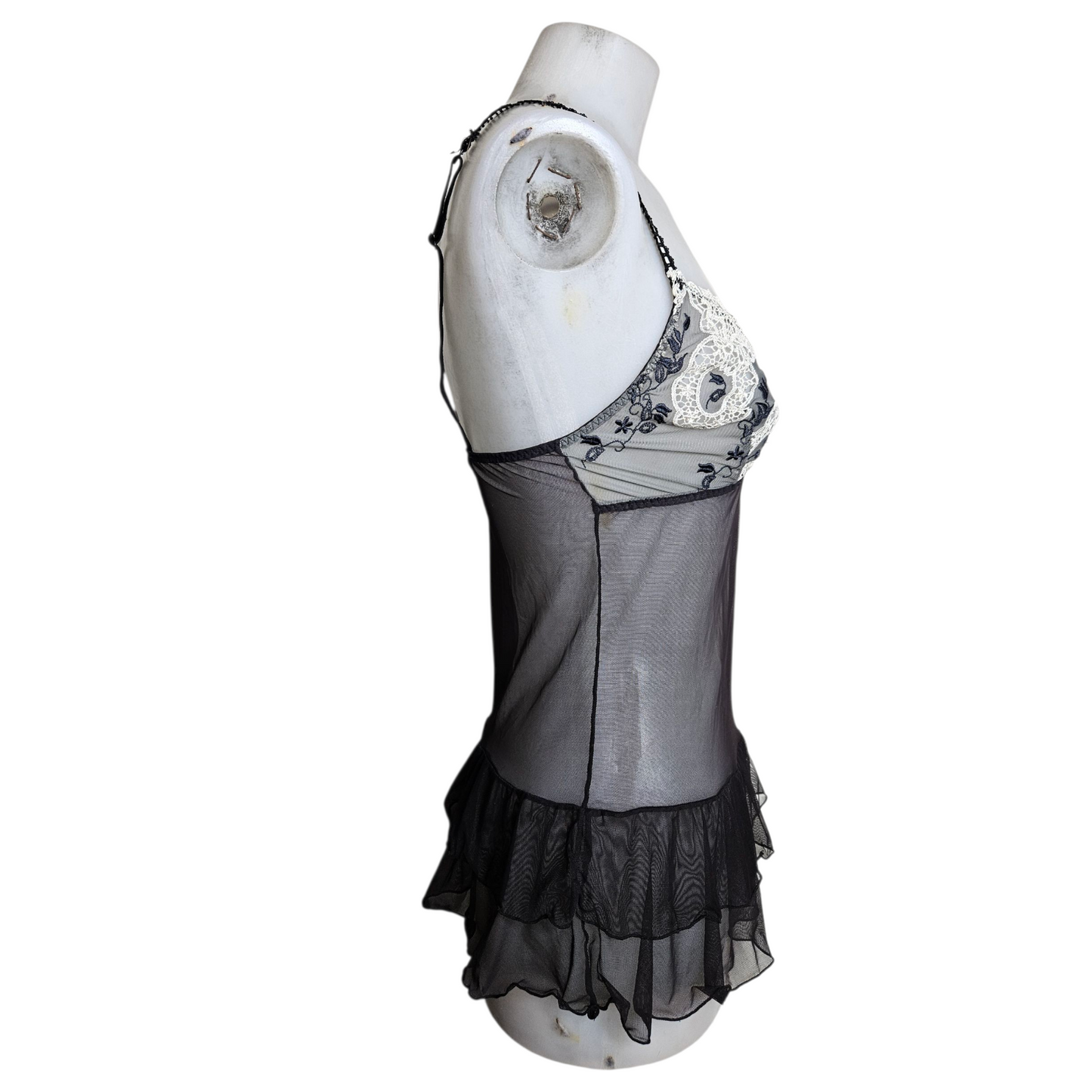 Haut en voile noir et dentelle blanche