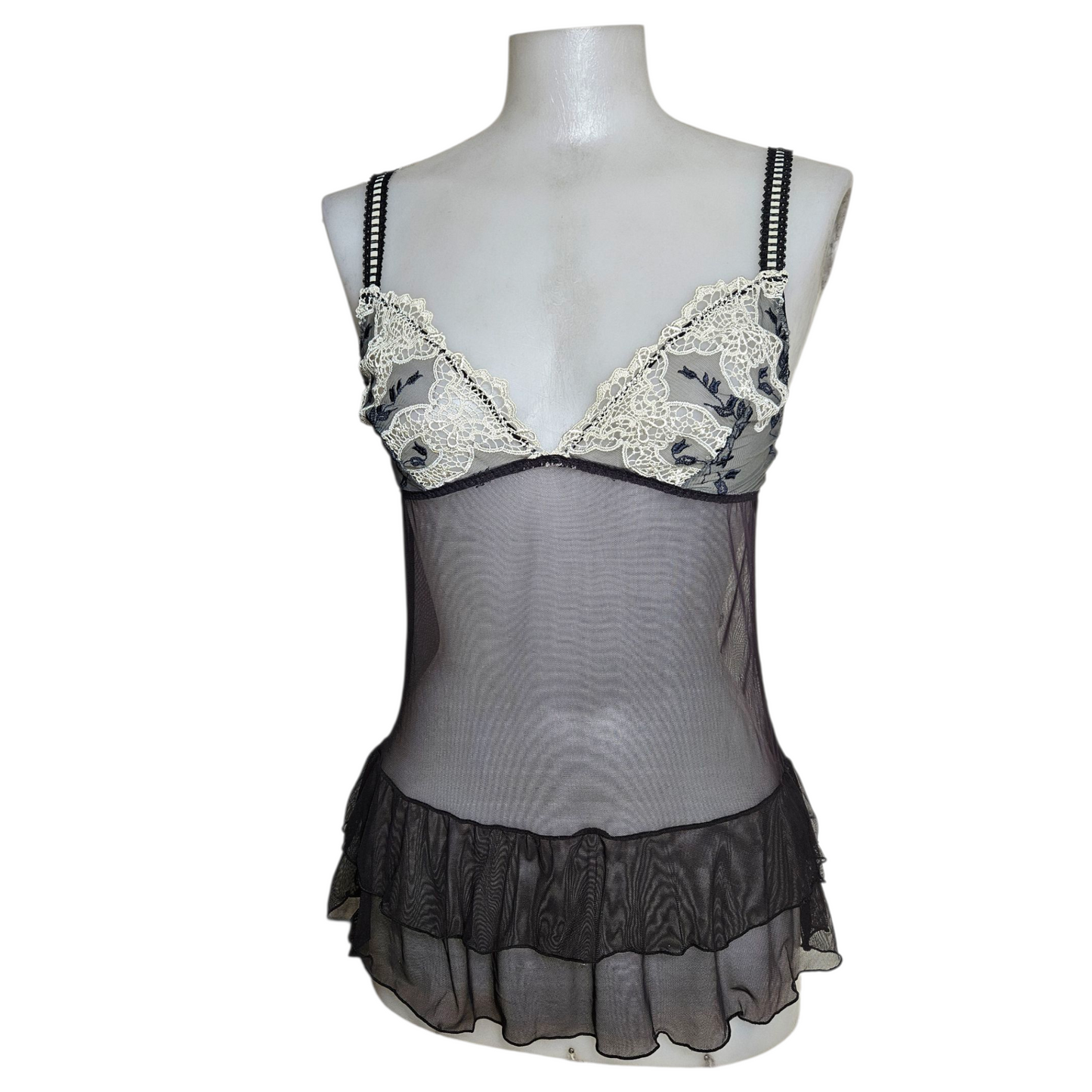 Haut en voile noir et dentelle blanche