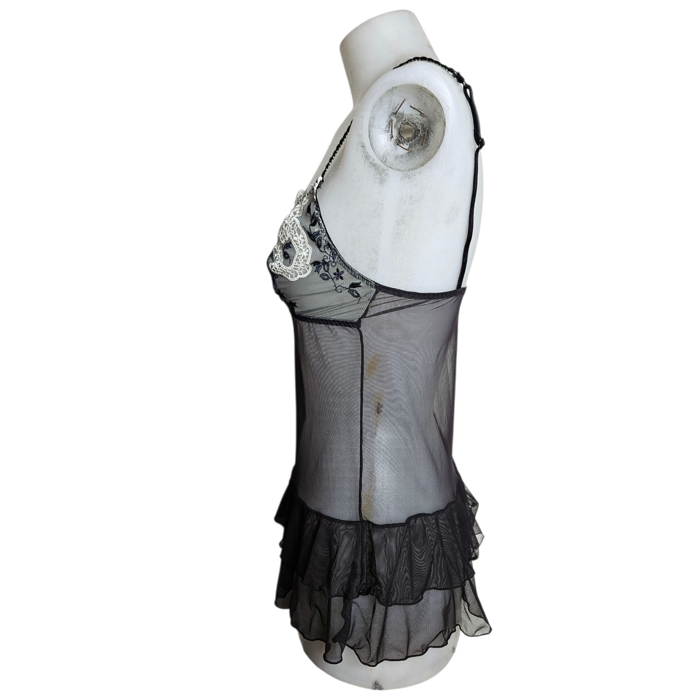 Haut en voile noir et dentelle blanche