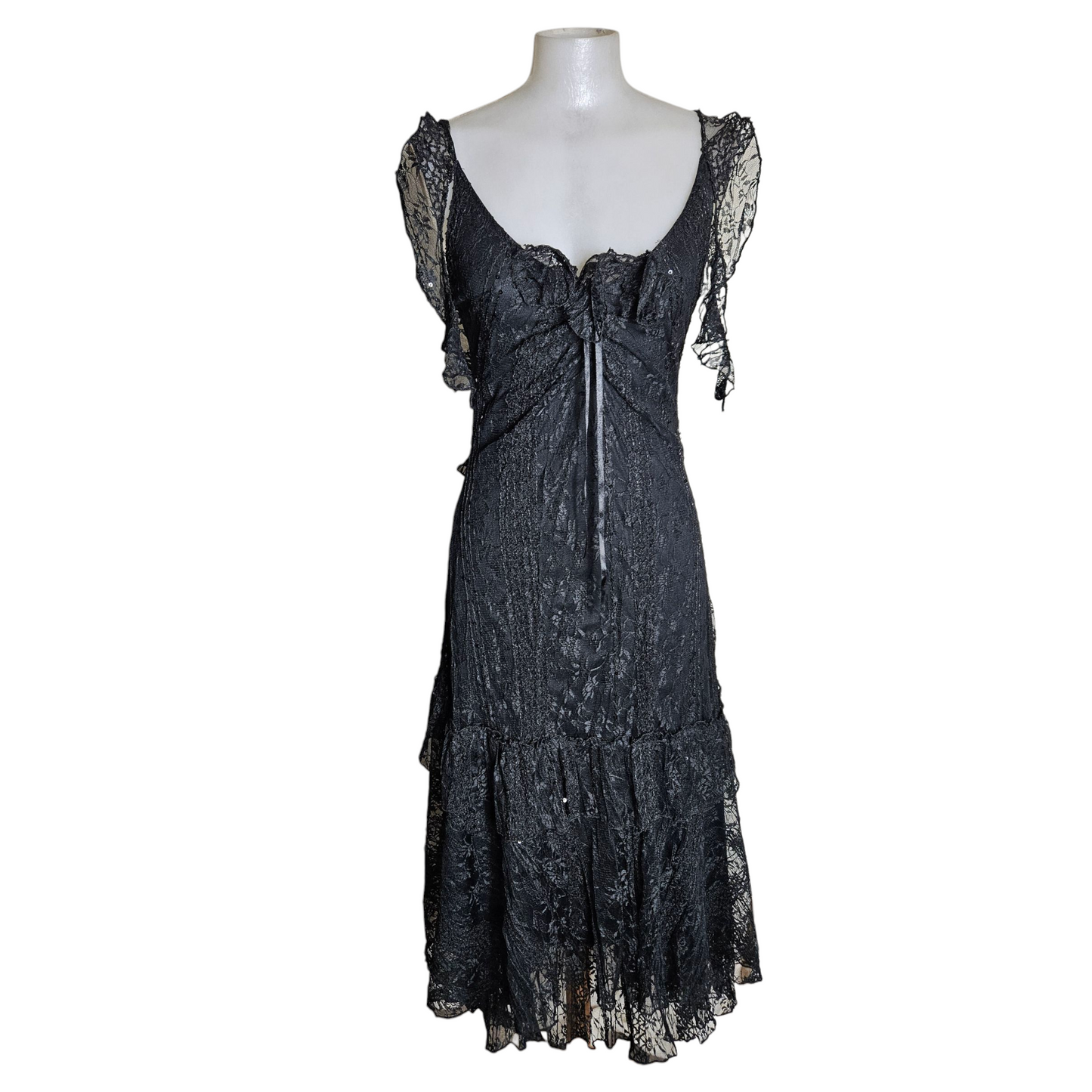 Robe en dentelle noire à volants