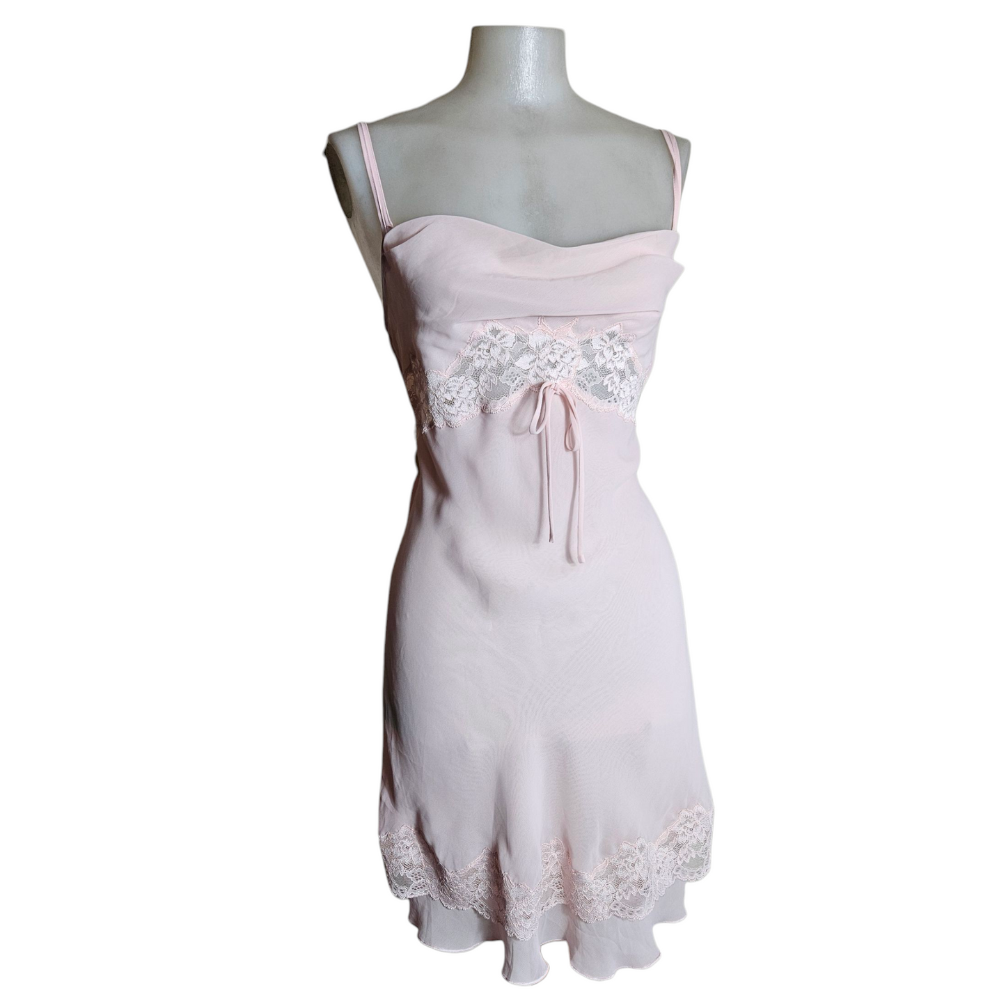 Robe en voile rose poudrée col bénitier