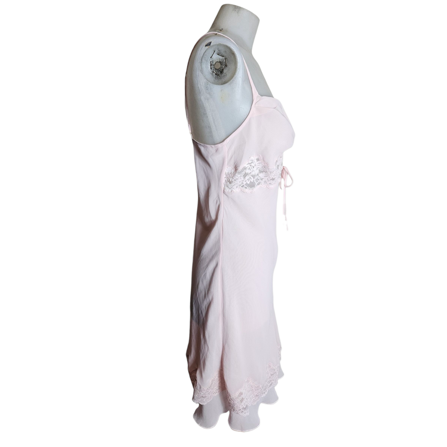 Robe en voile rose poudrée col bénitier
