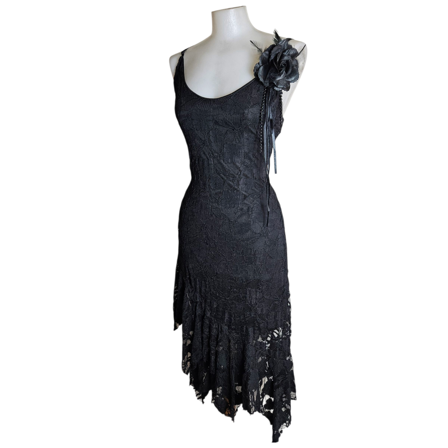 Robe asymétrique en dentelle à volants