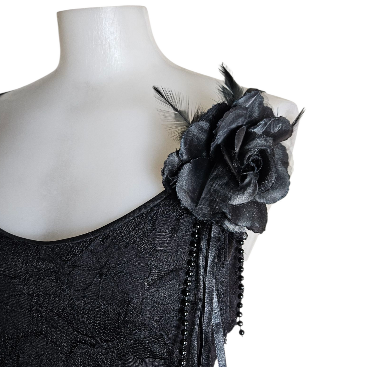 Robe asymétrique en dentelle à volants
