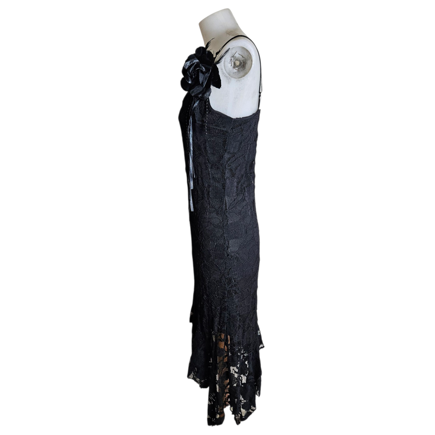 Robe asymétrique en dentelle à volants