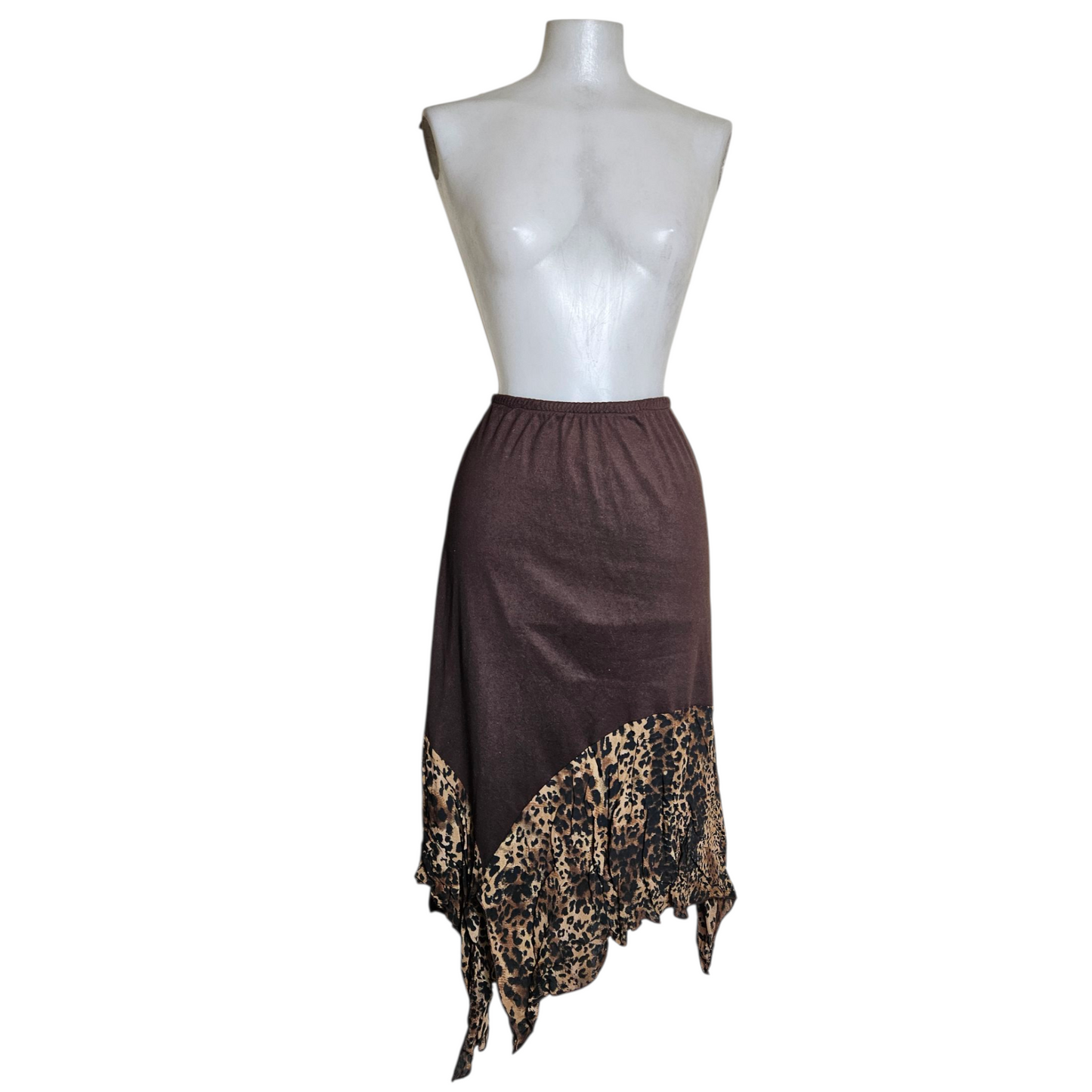 Jupe asymétrique détails voile léopard
