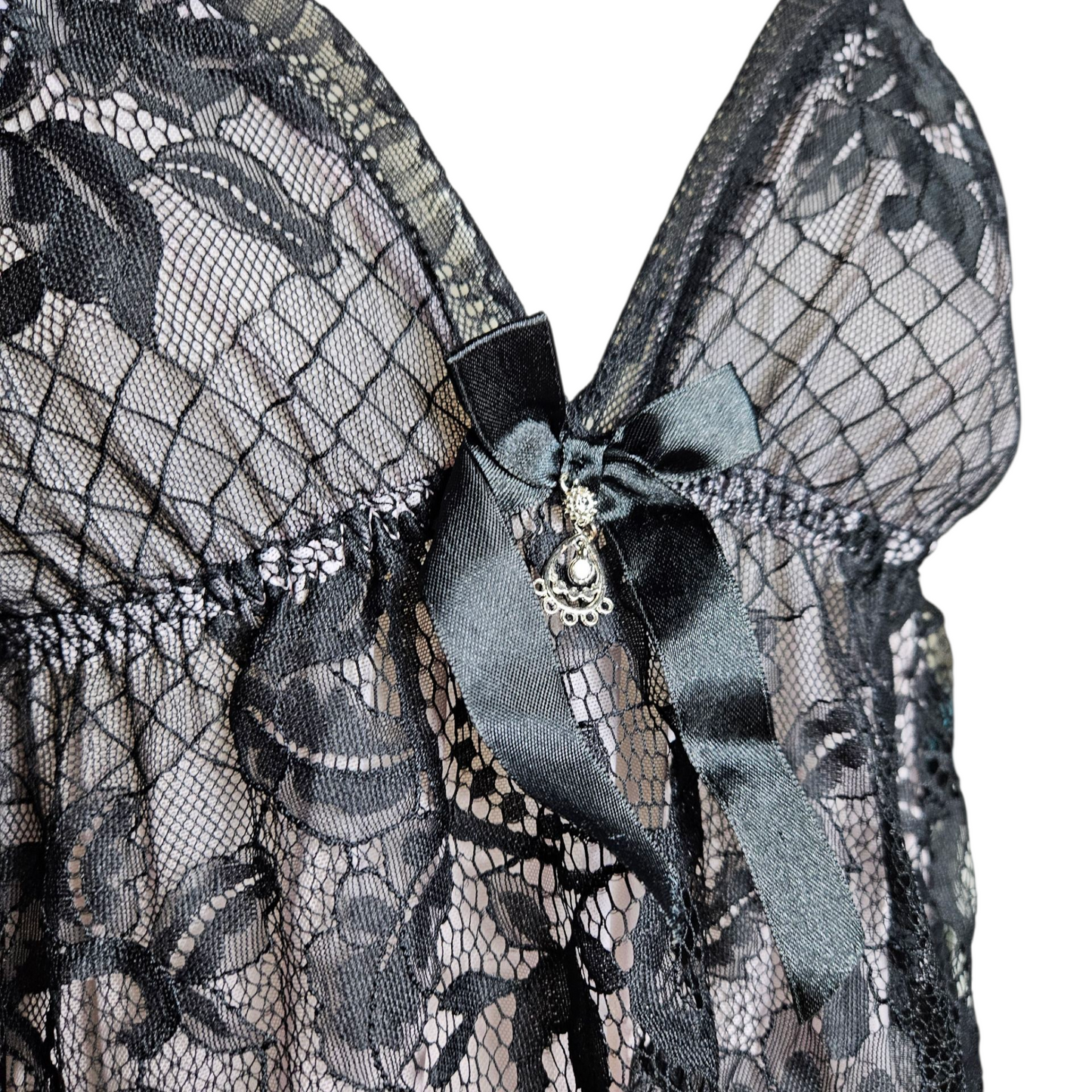 Ensemble de lingerie lila et noir