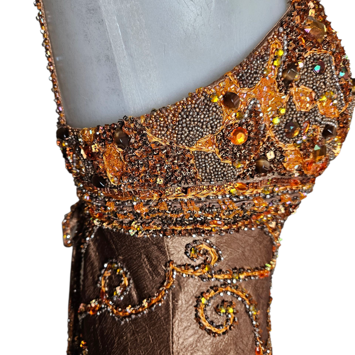 Robe de soirée brodée de perles