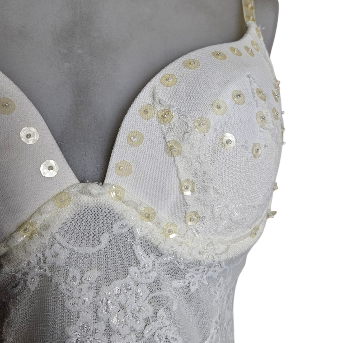 Robe asymétrique dentelle blanche