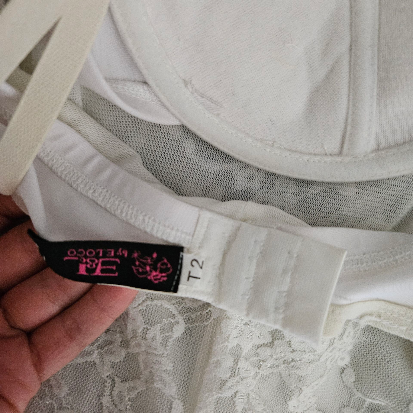 Robe asymétrique dentelle blanche