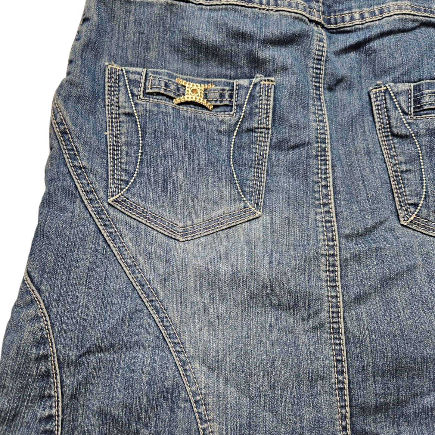 Denim skirt with buckle