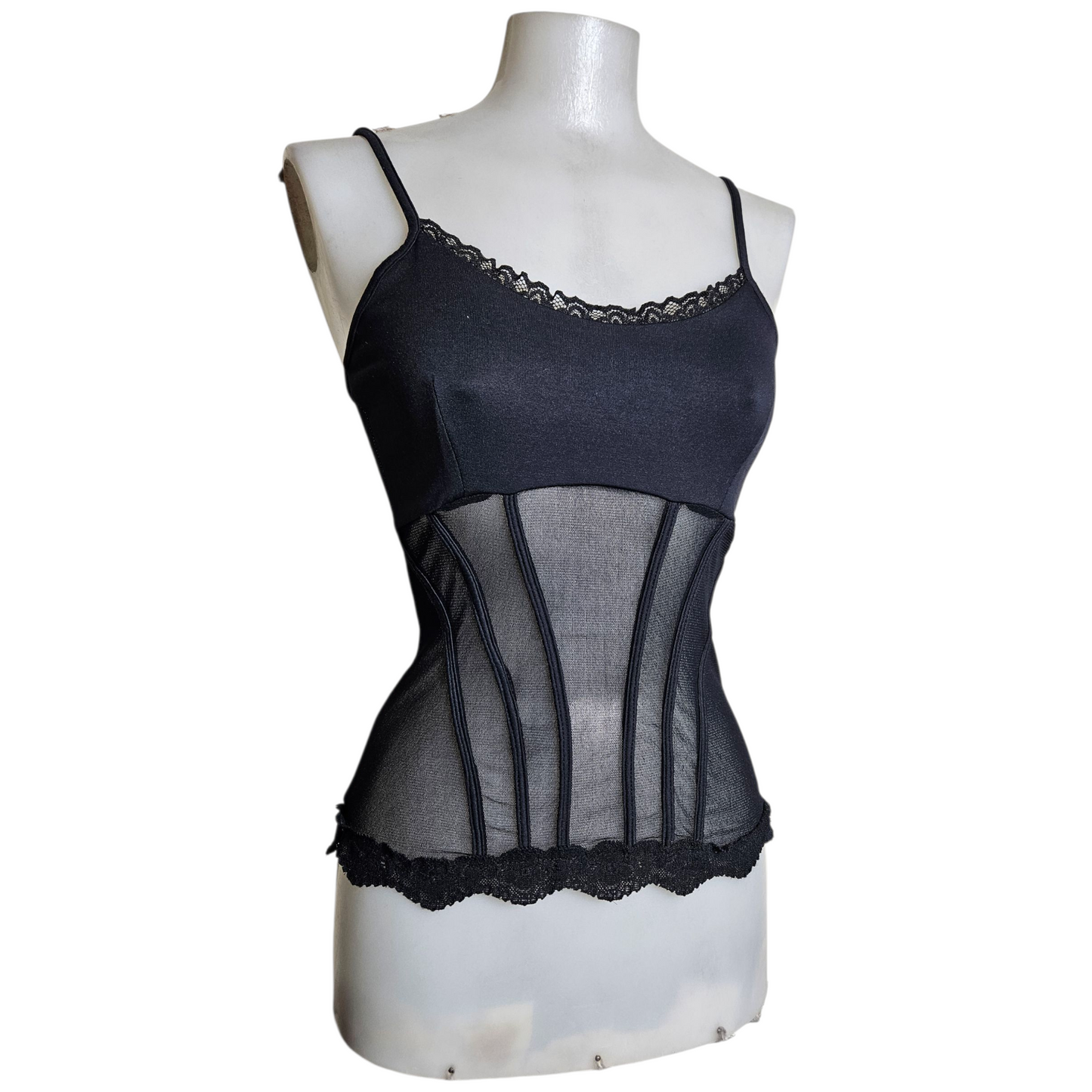 Two-material transparent top at the belly