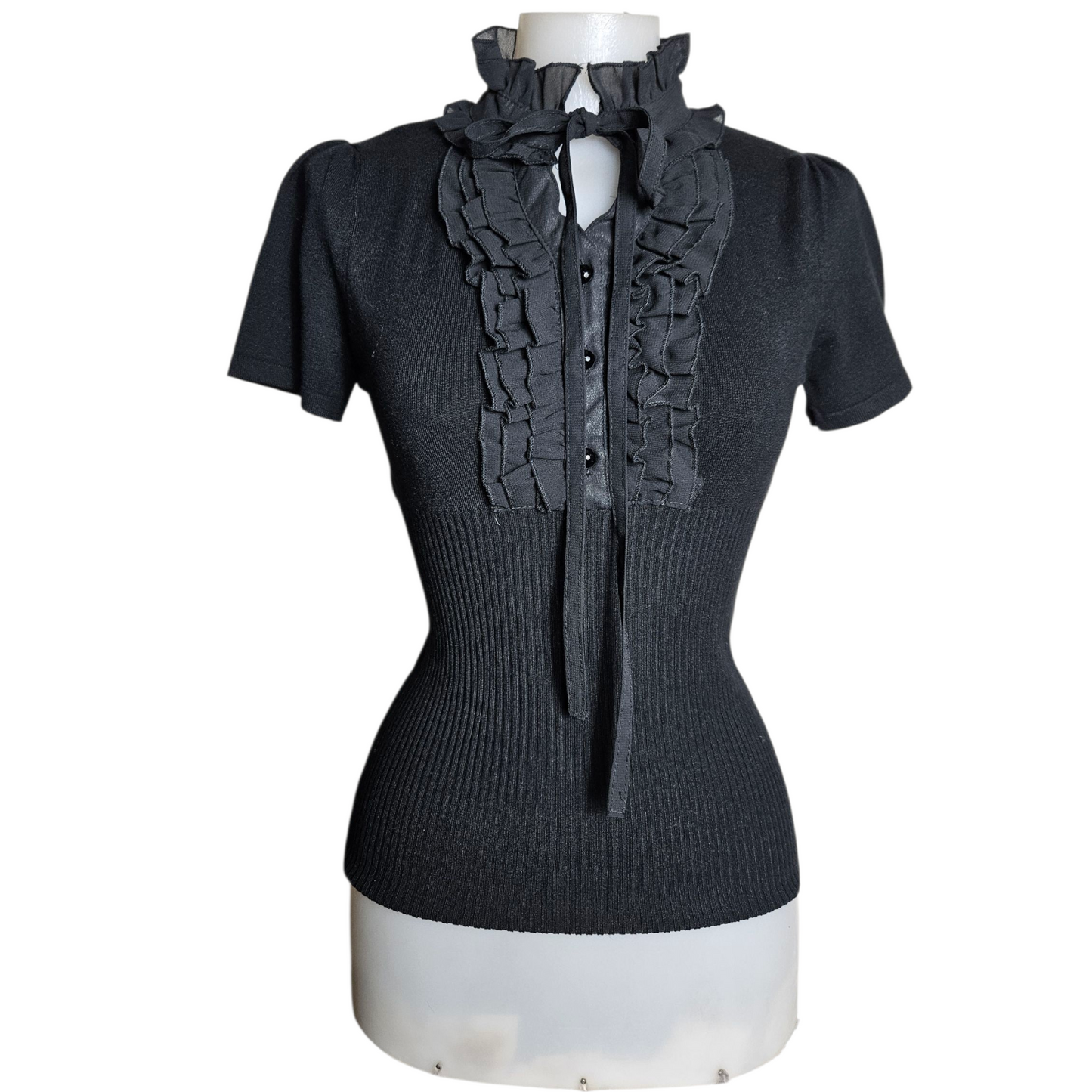 Haut manches courtes col montant en dentelle