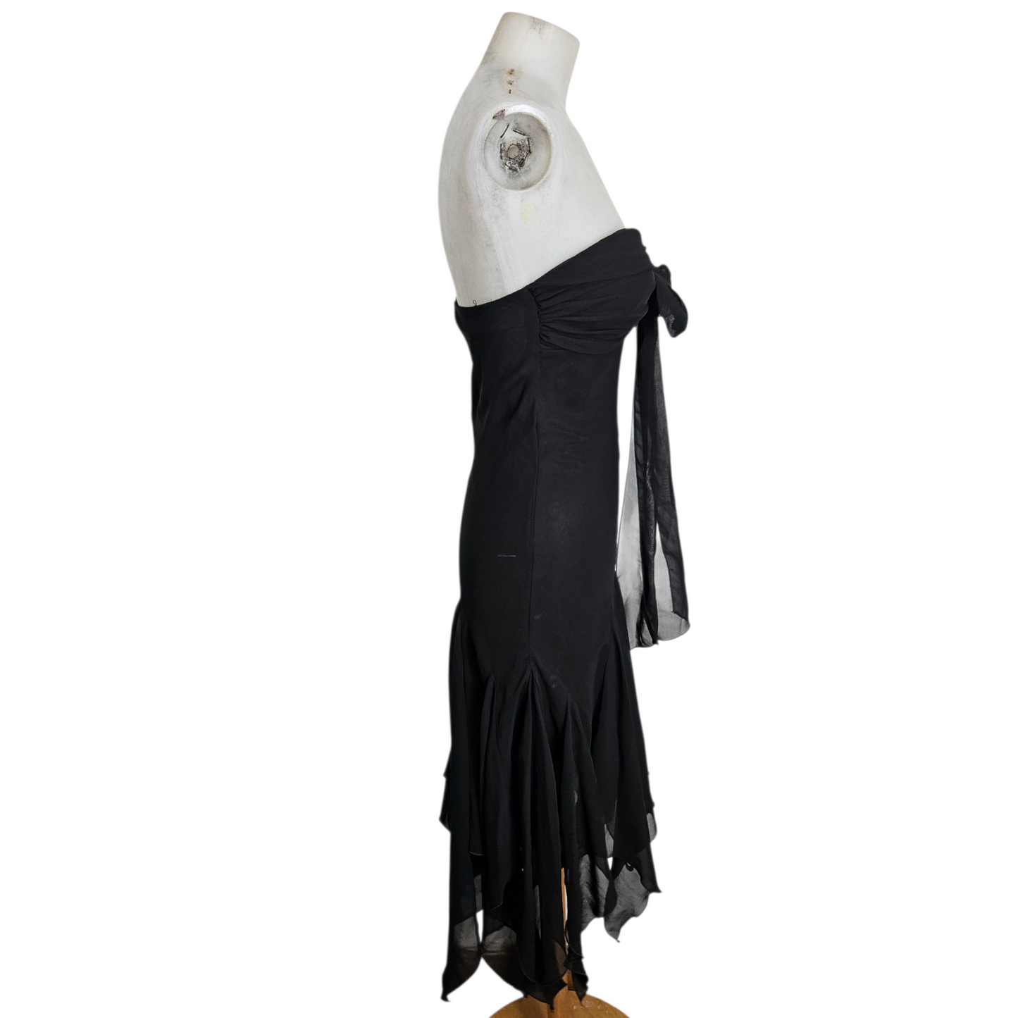Robe dos nu asymétrique en voile noir