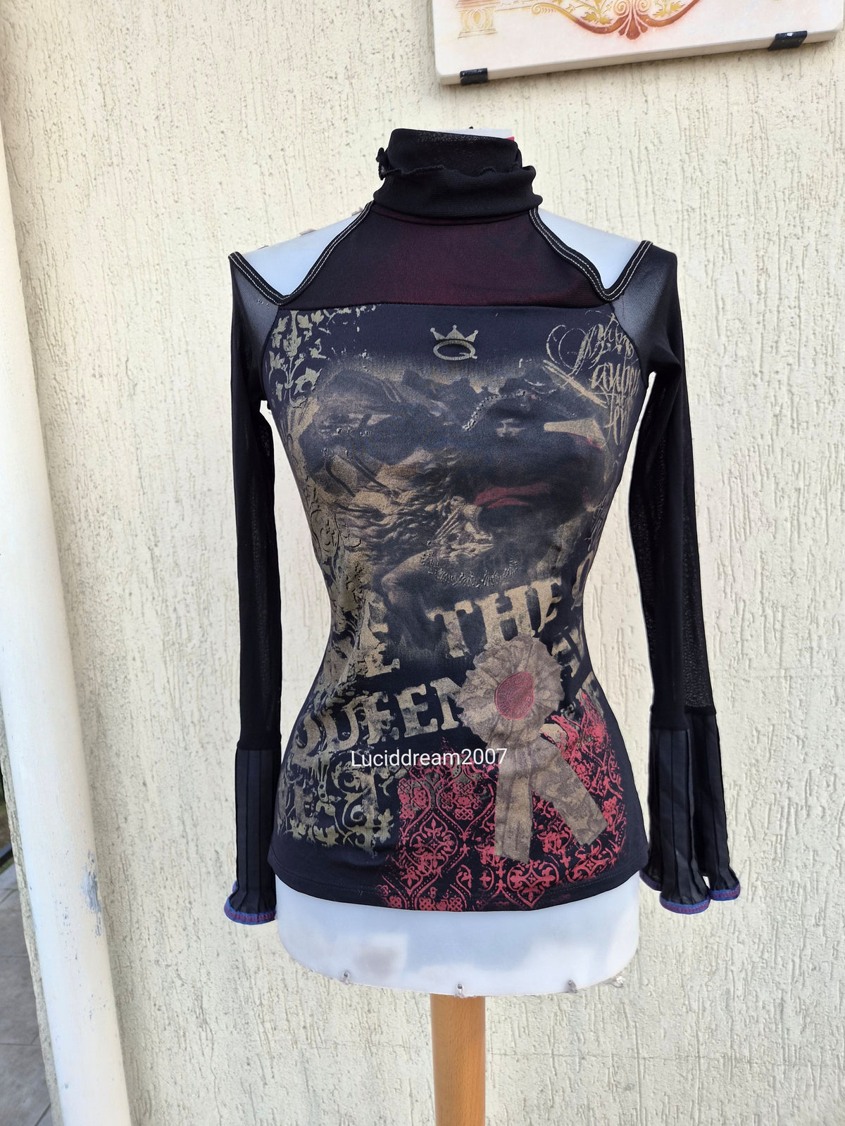 Save The Queen voile top