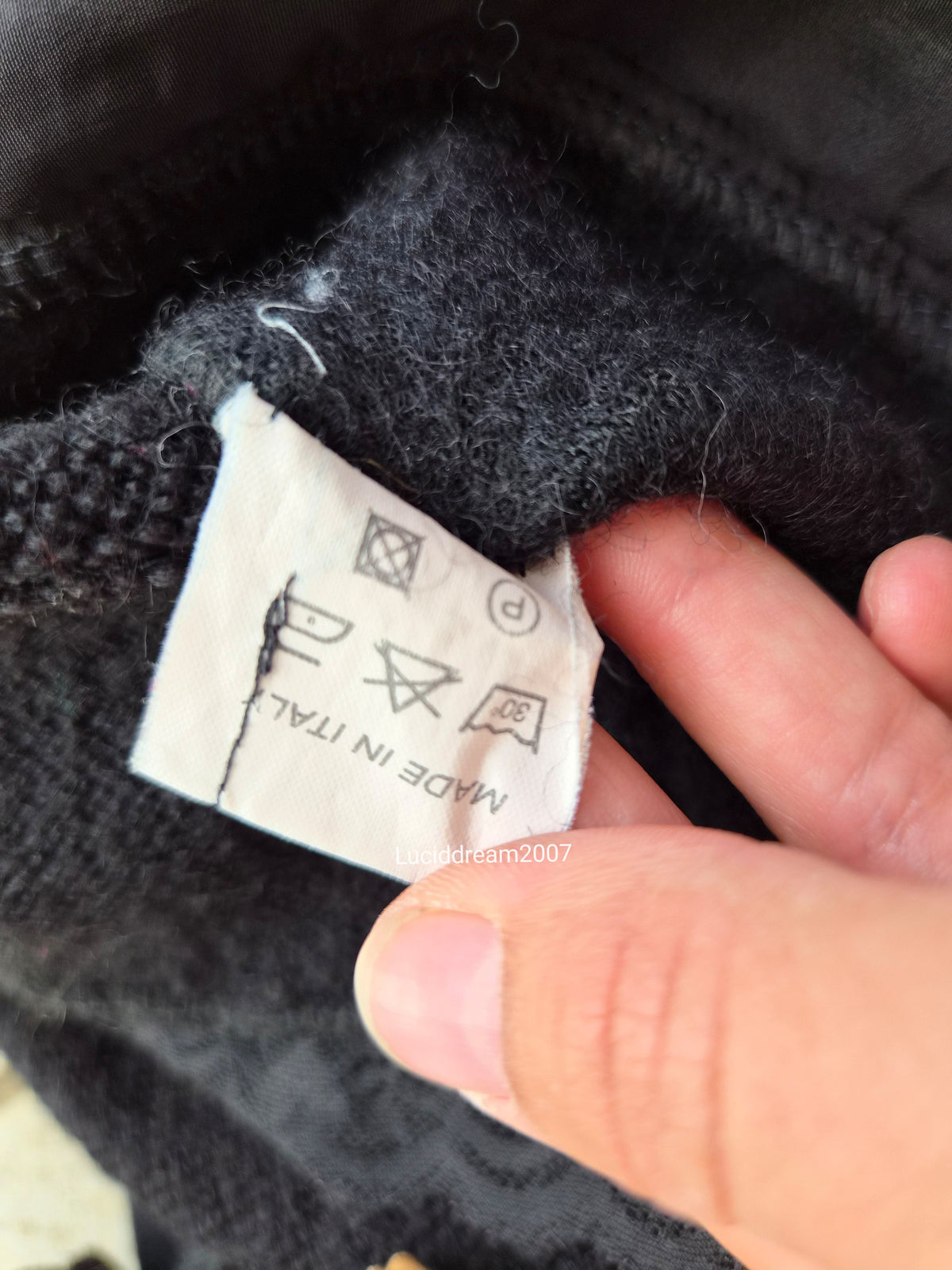 Lapel collar sweater