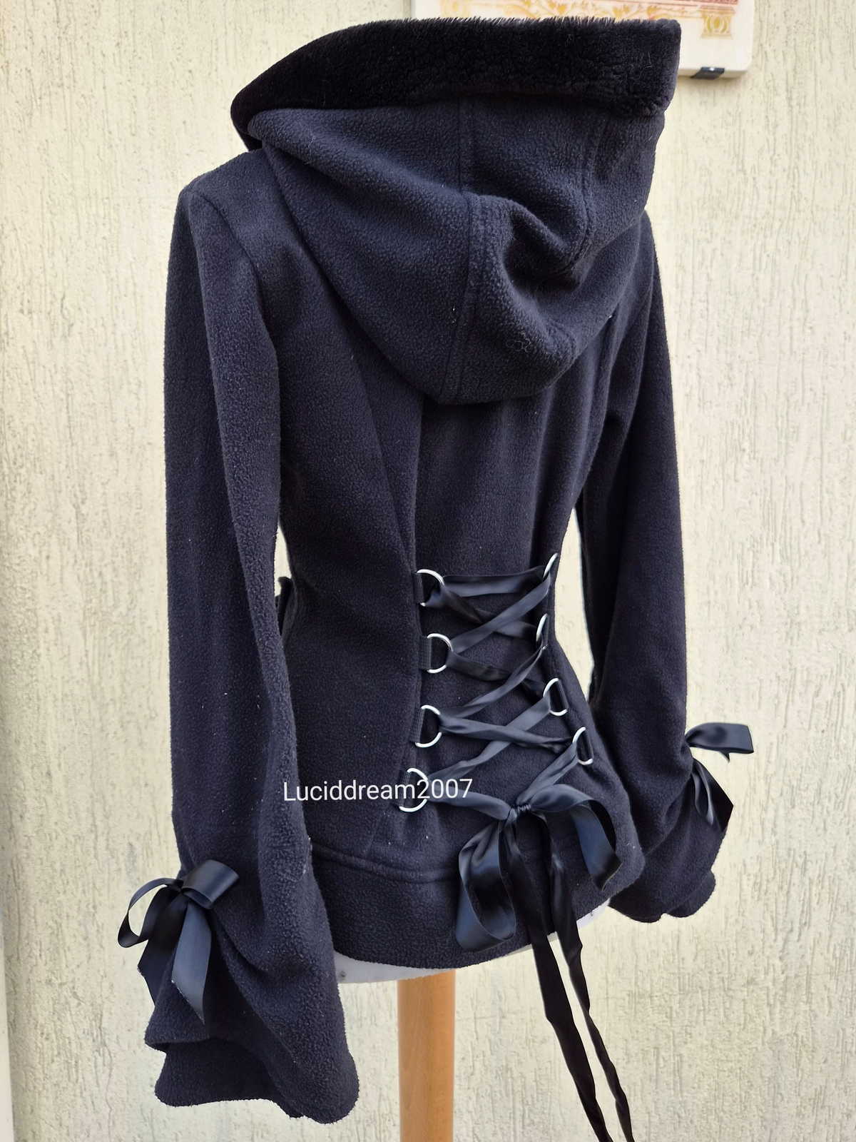 Short lace-up back jacket