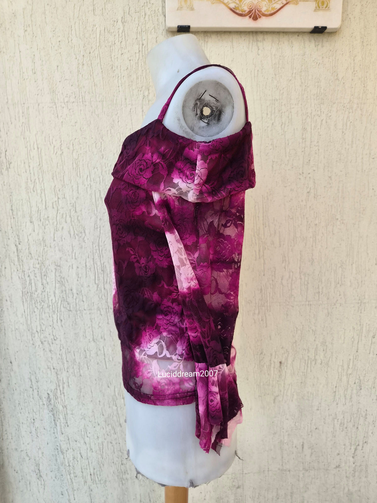 Haut dentelle tons roses et violet