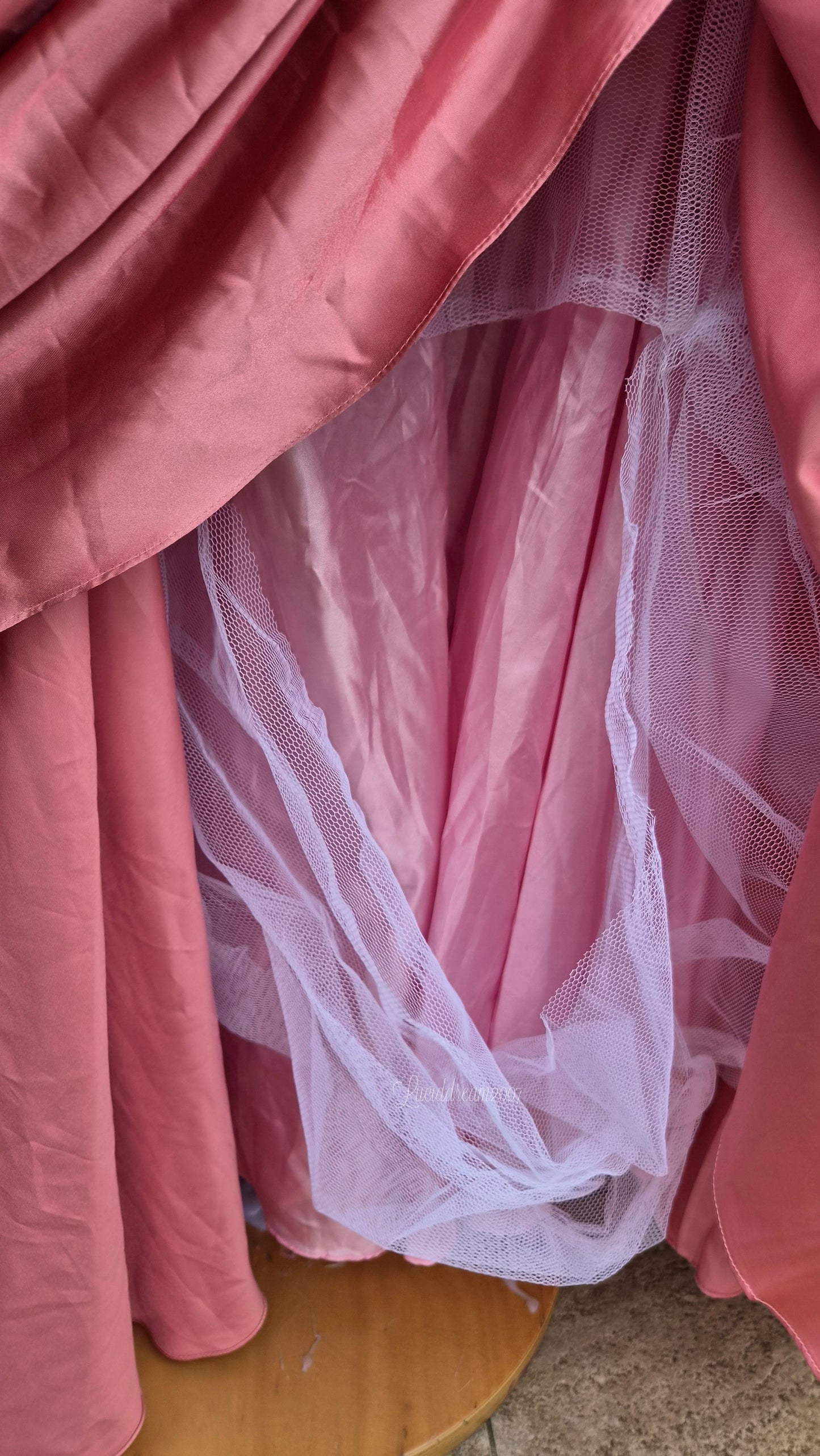 Robe bustier rose brodée