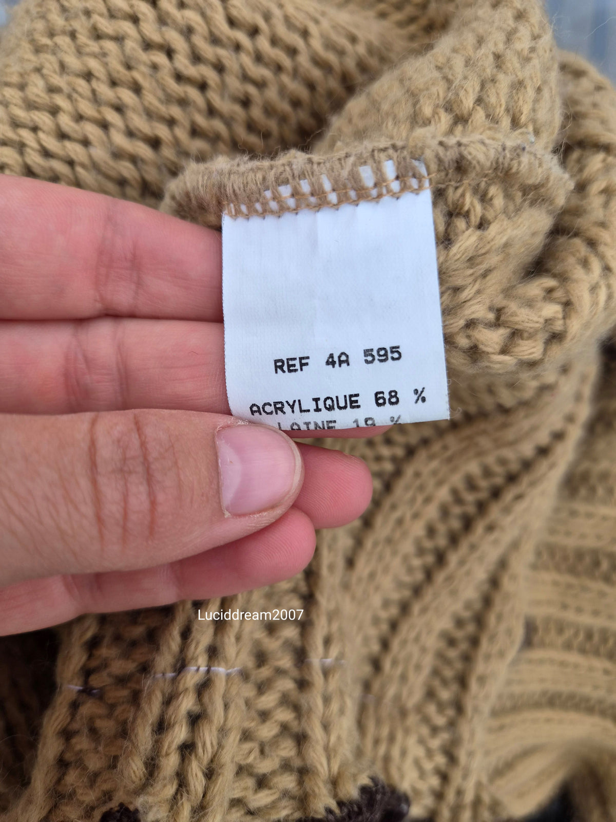 Pull tons marron détails fleur 3D