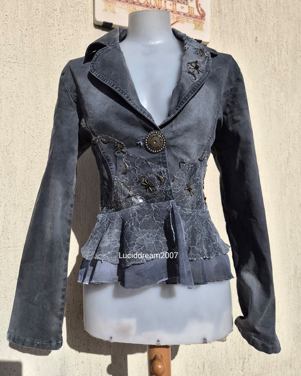 Veste en denim gris brodé