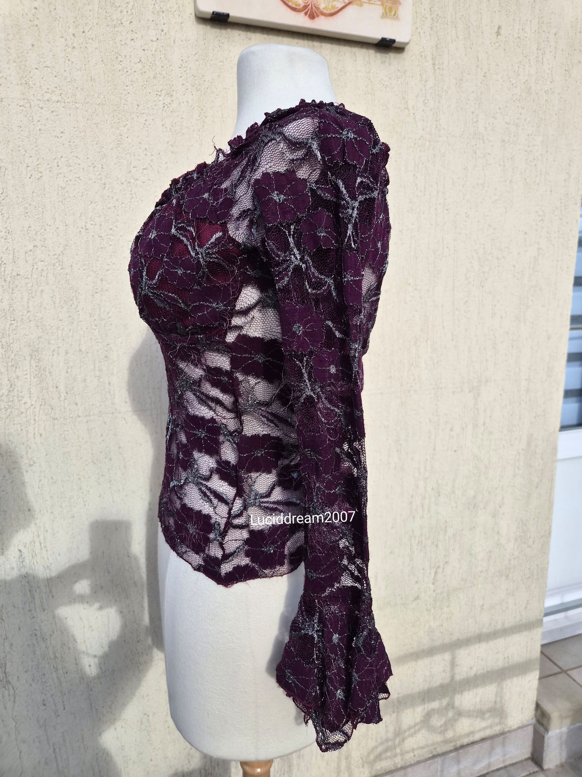 Haut en dentelle violet