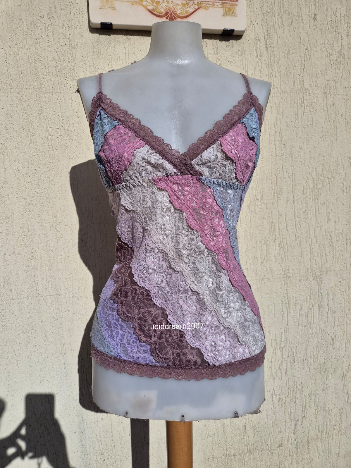 Haut en dentelle tons pastel