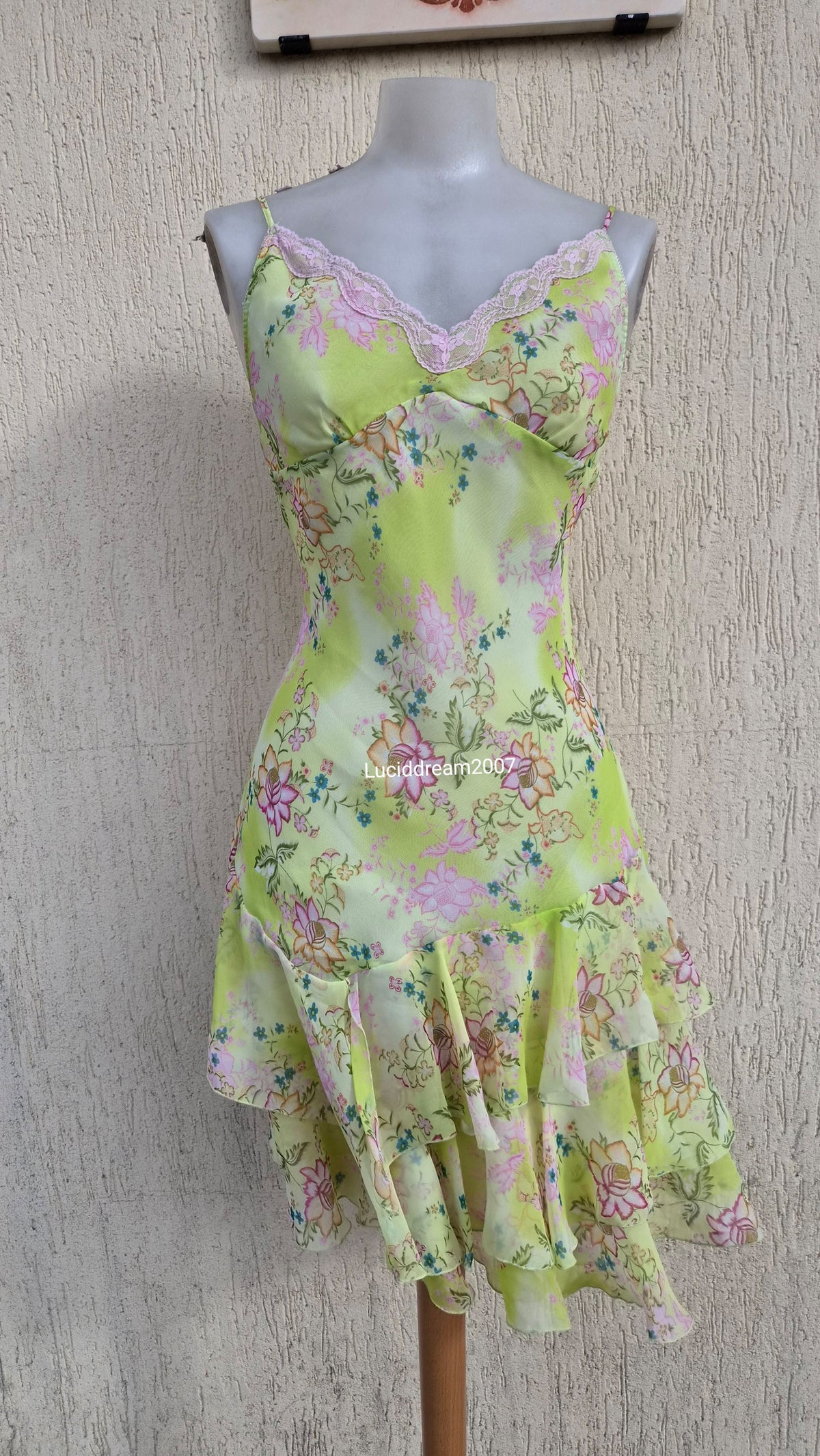 Robe verte en voile floral