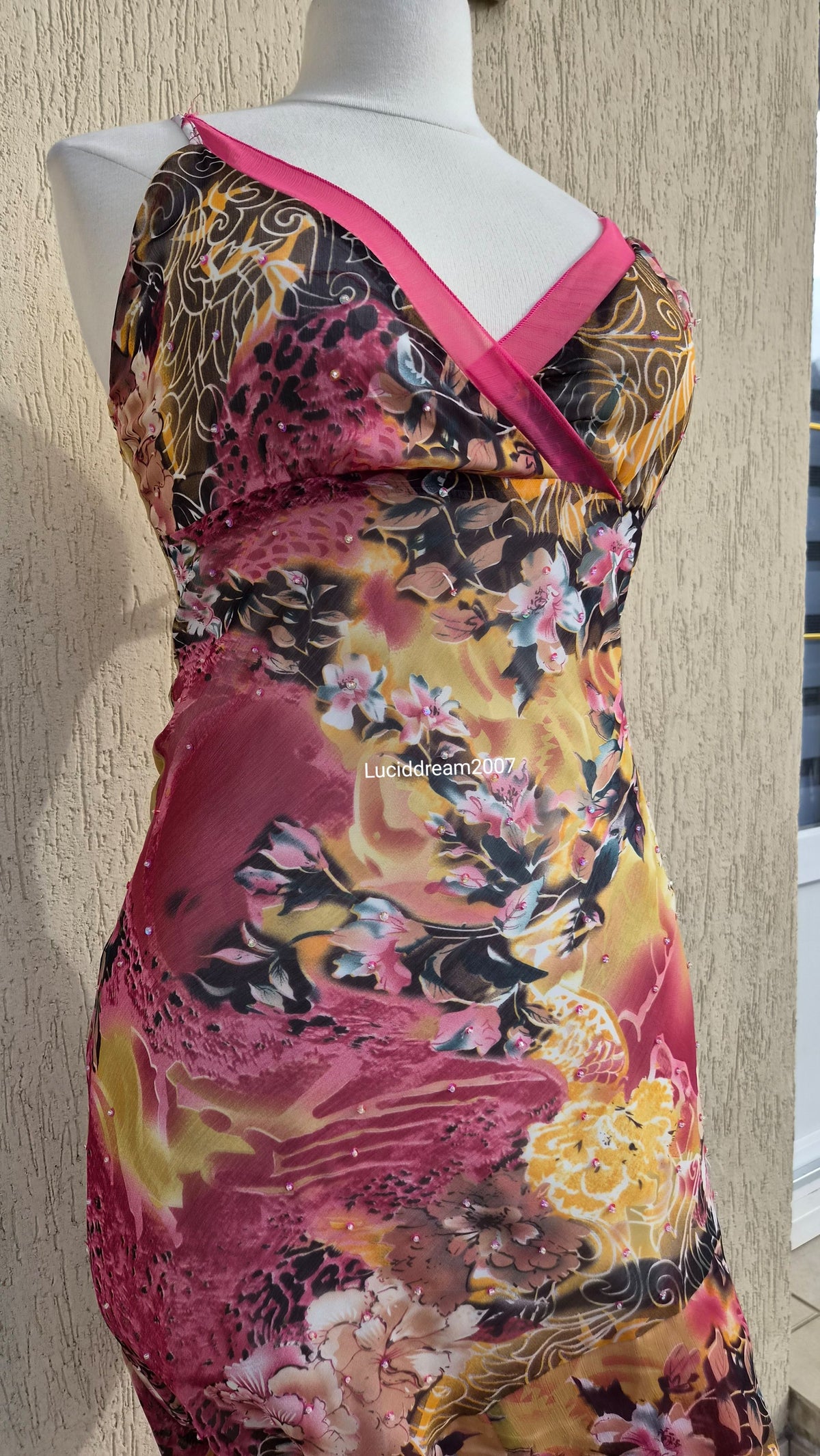 Robe en voile fleuri