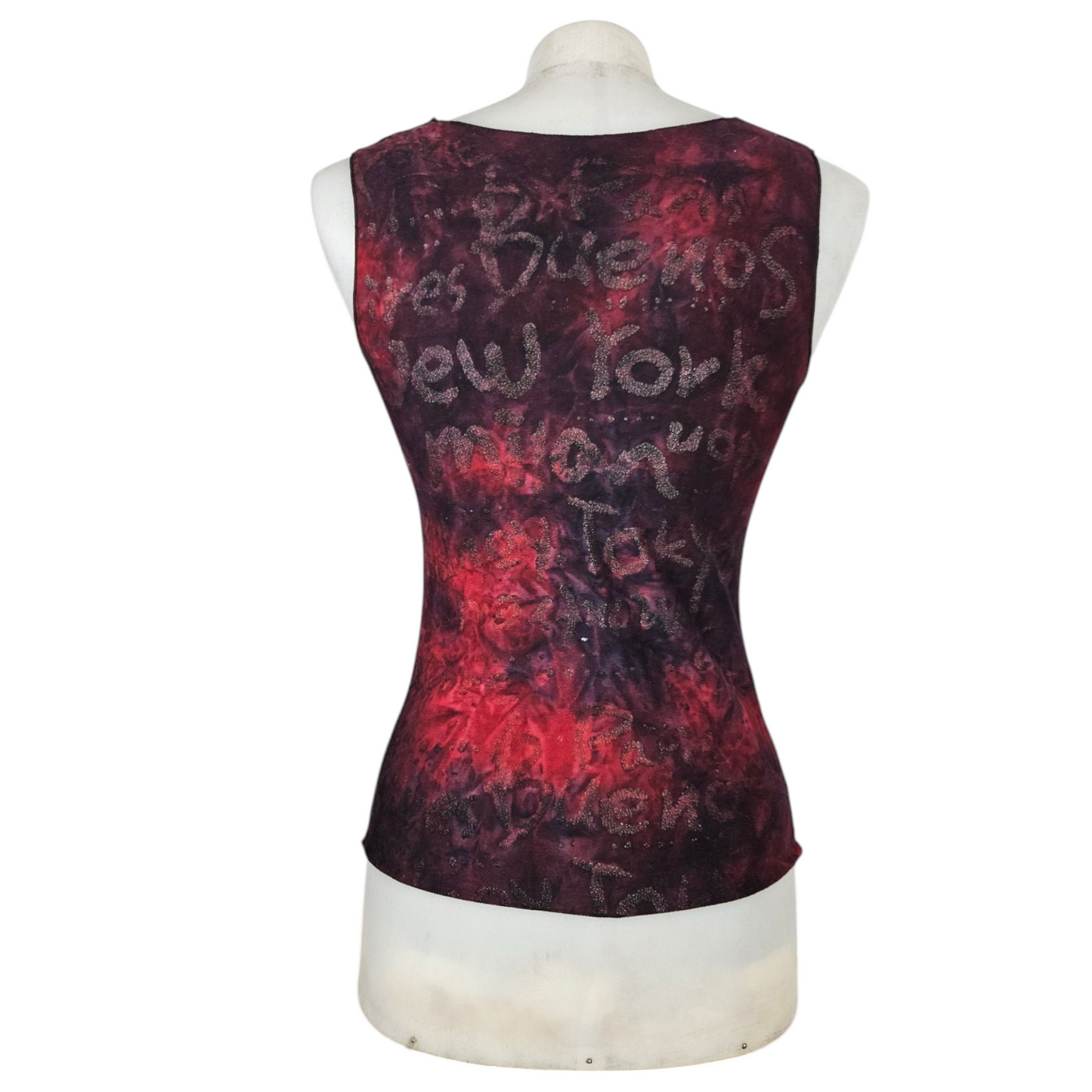 Haut tie and dye rouge et noir