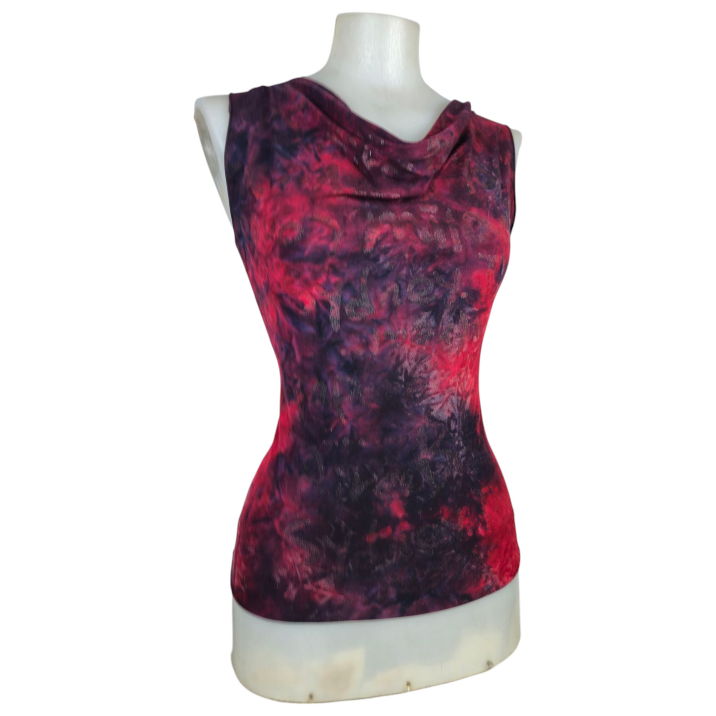 Haut tie and dye rouge et noir