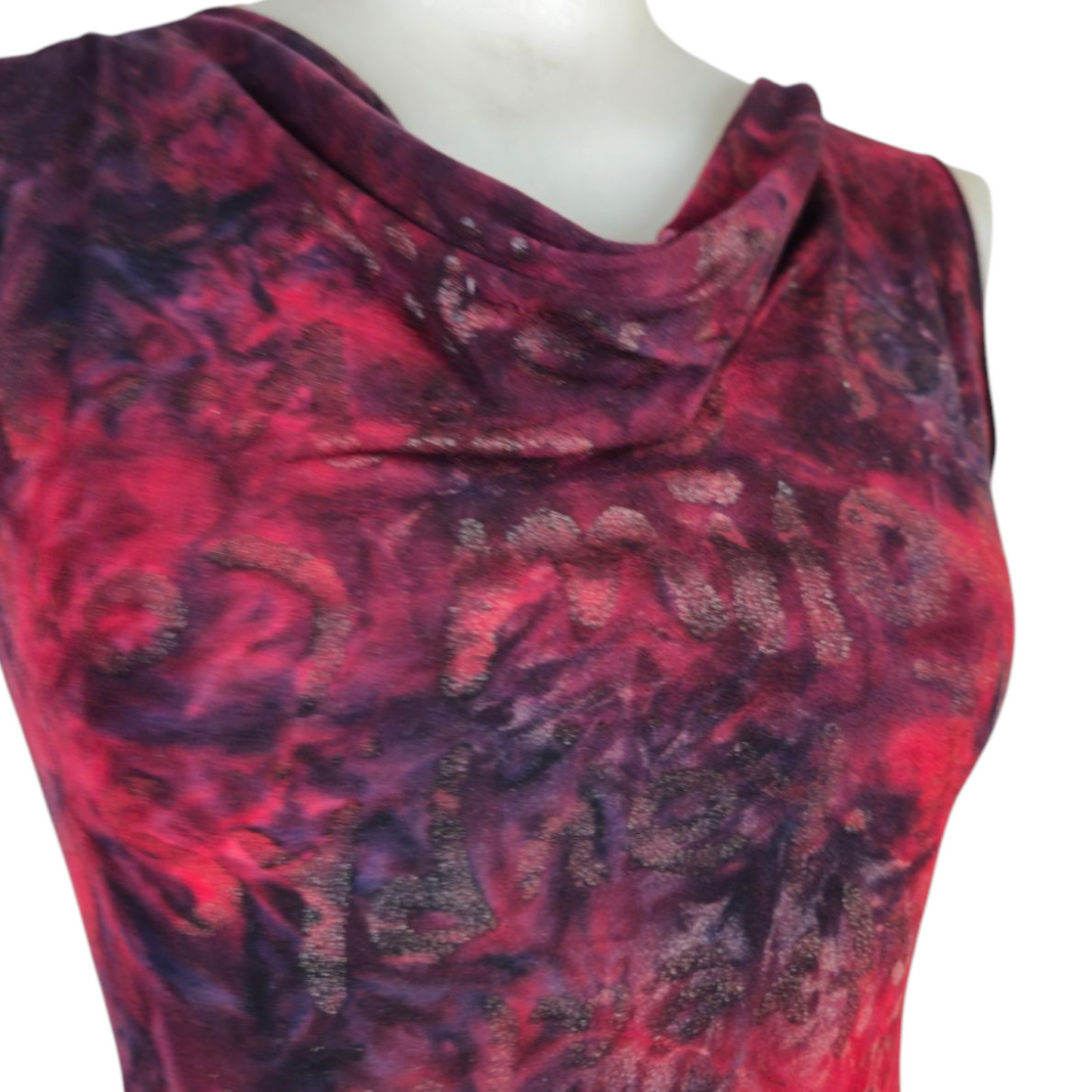 Haut tie and dye rouge et noir