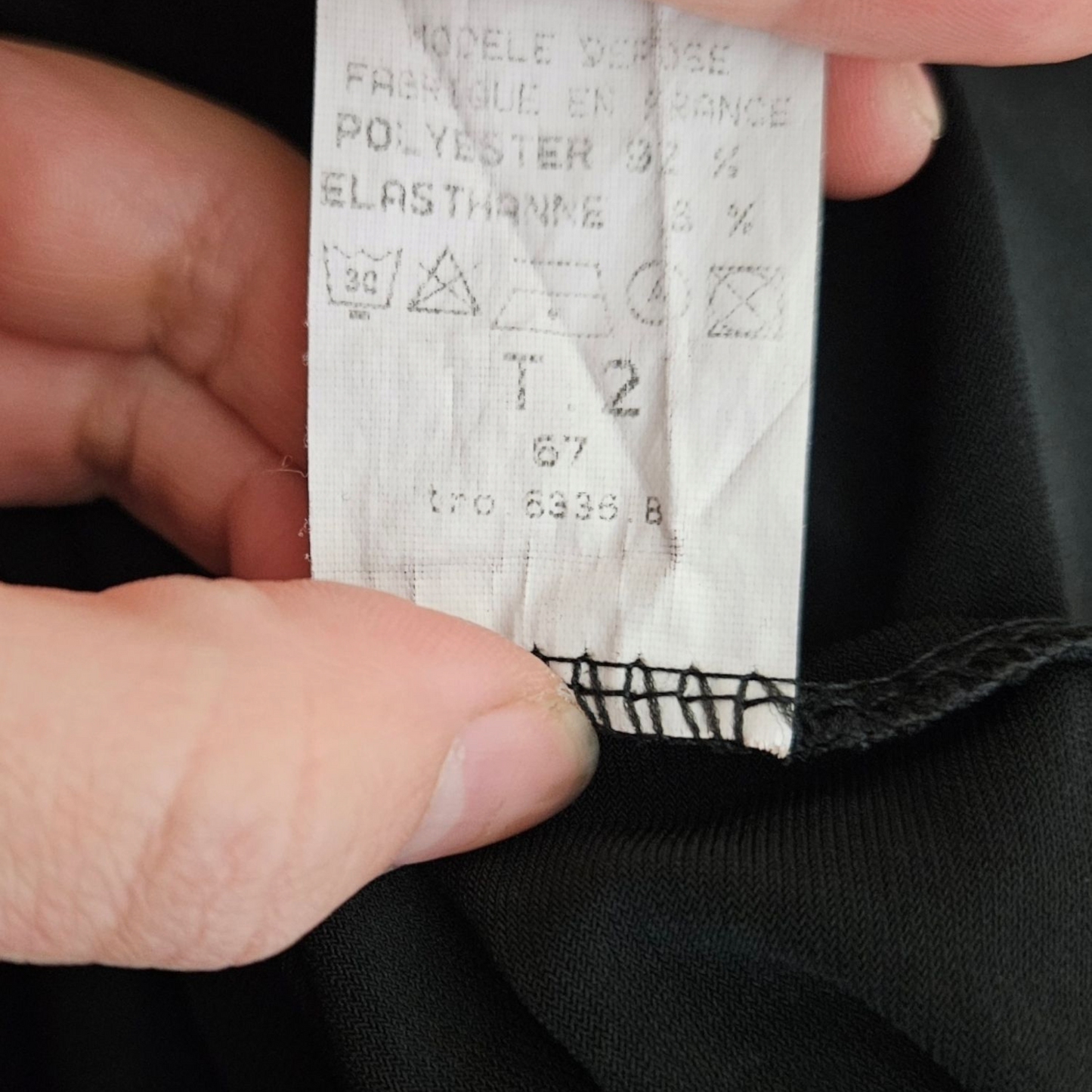 Robe asymétrique détails fleurs