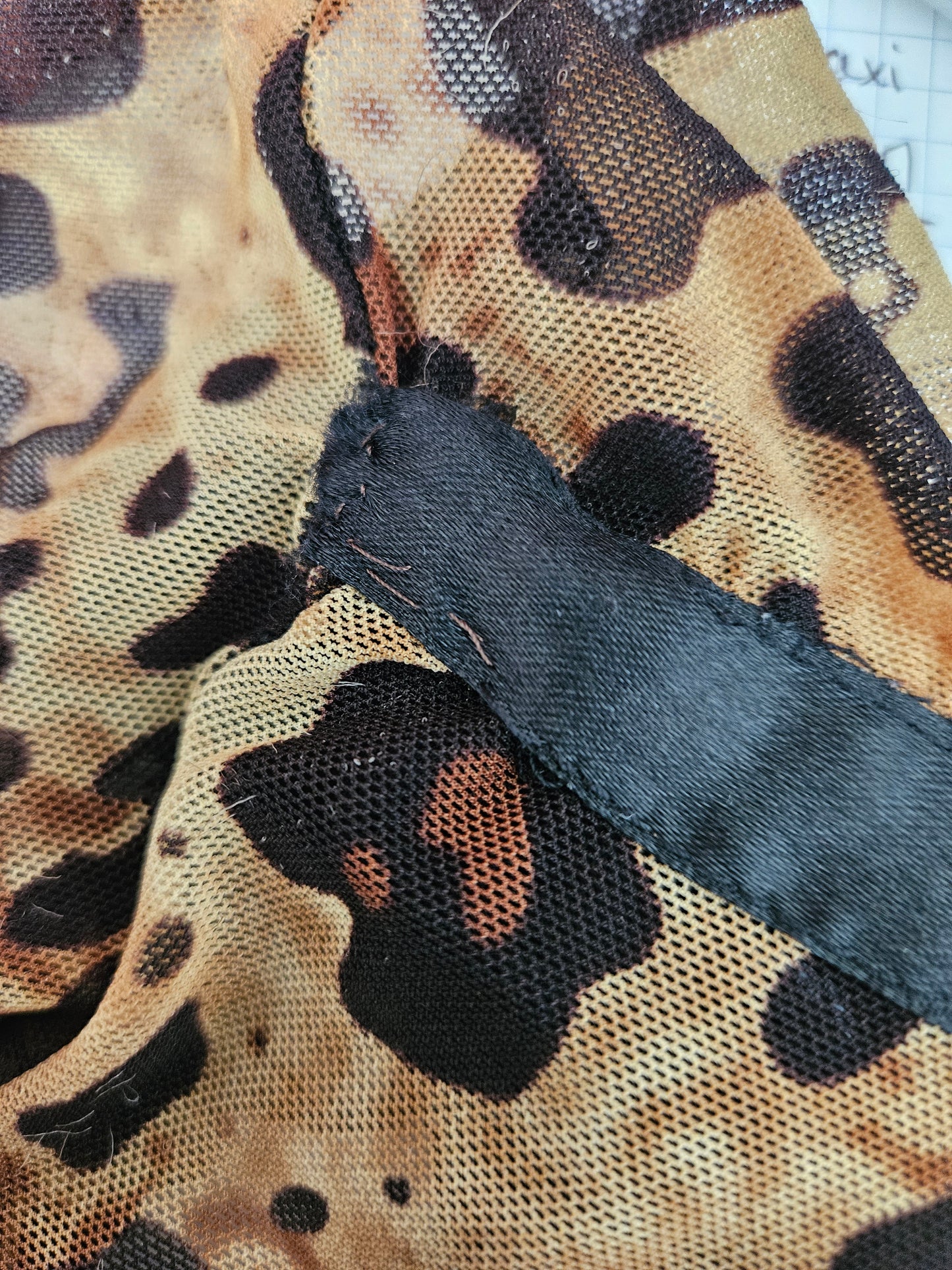 Robe léopard et dentelle