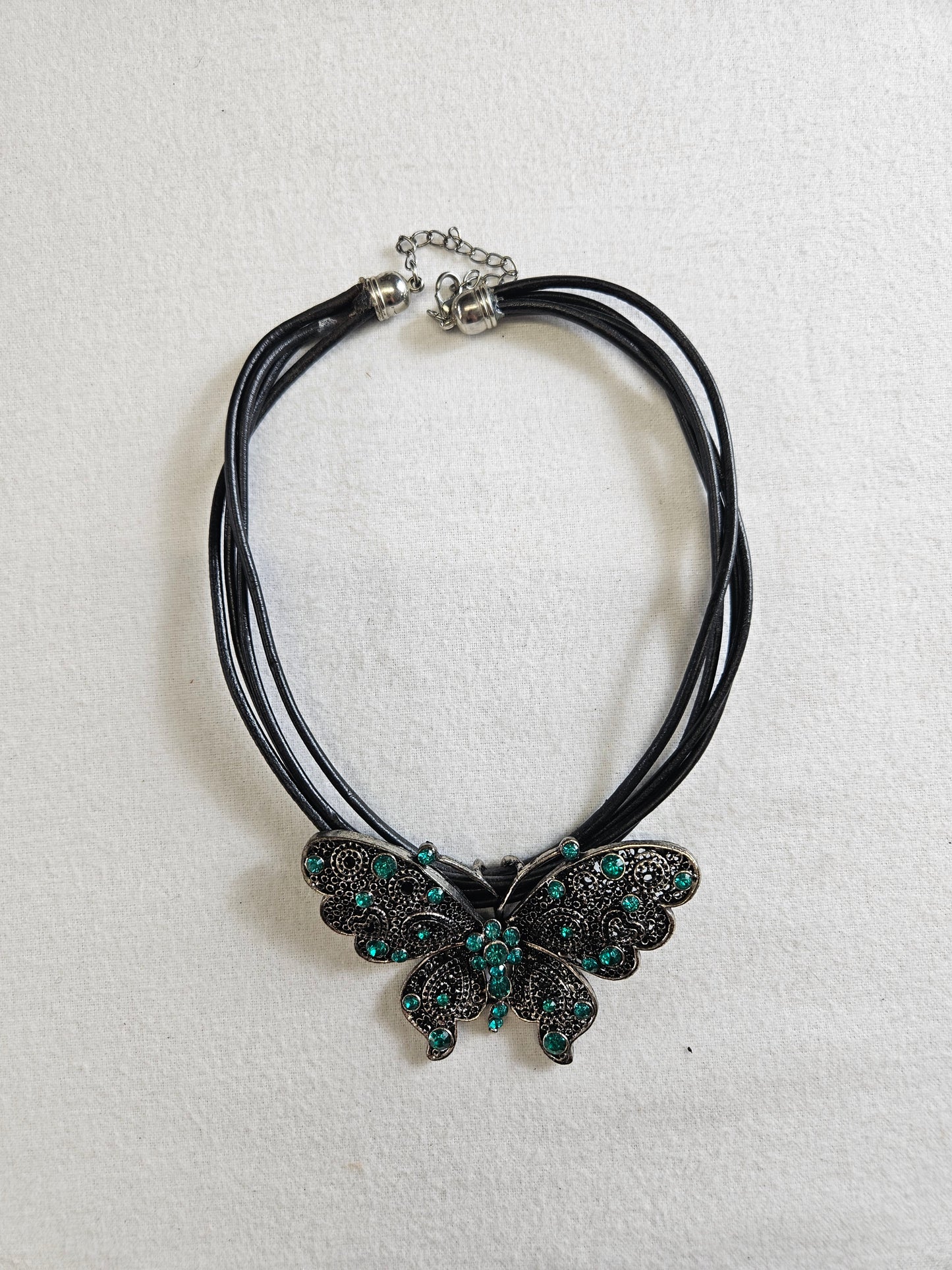Maxi butterfly necklace in metal and stones