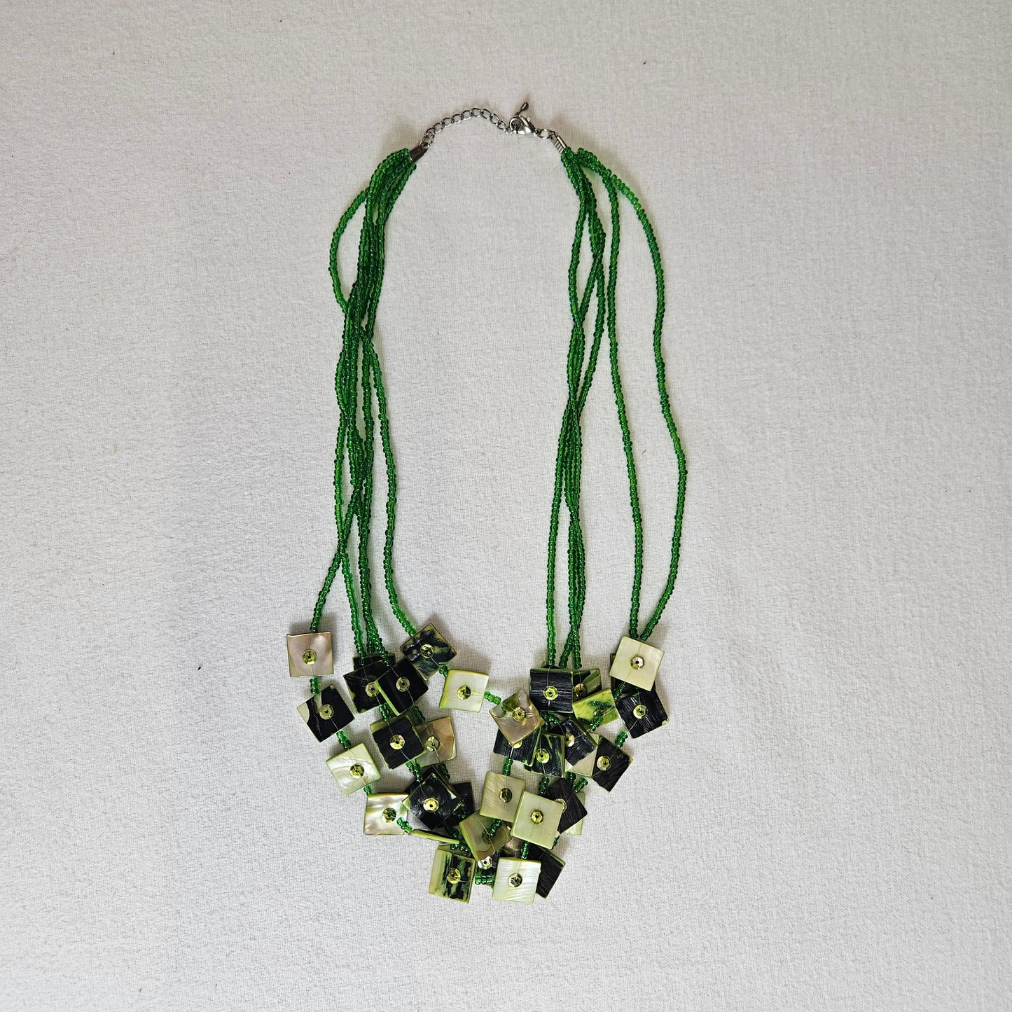 Green multi-row necklace