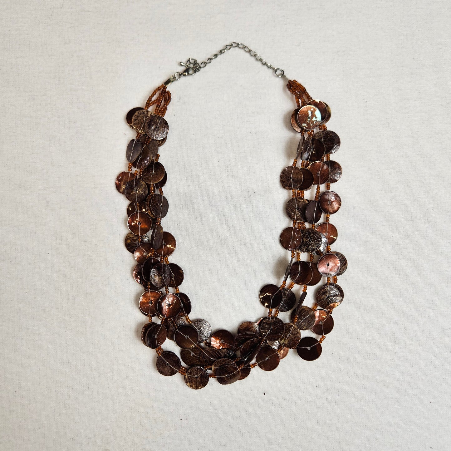 Collier multirangs marron