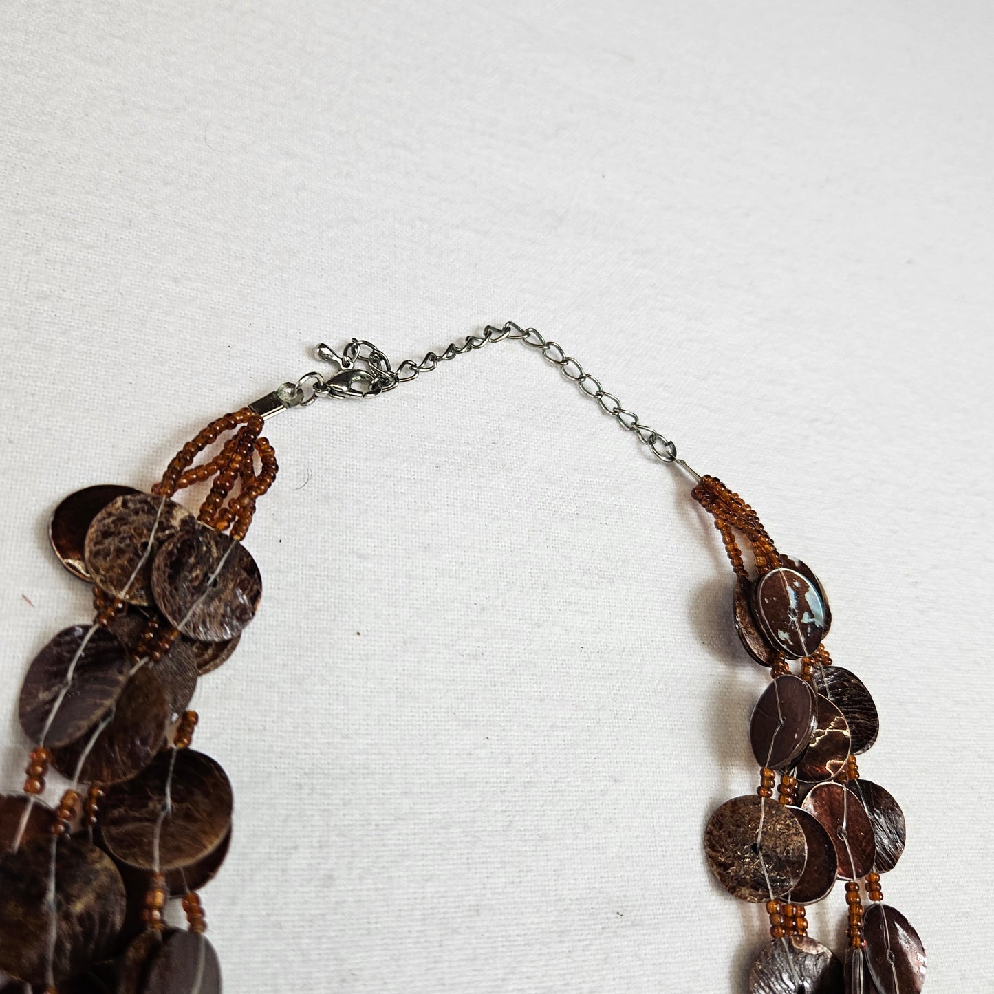 Collier multirangs marron