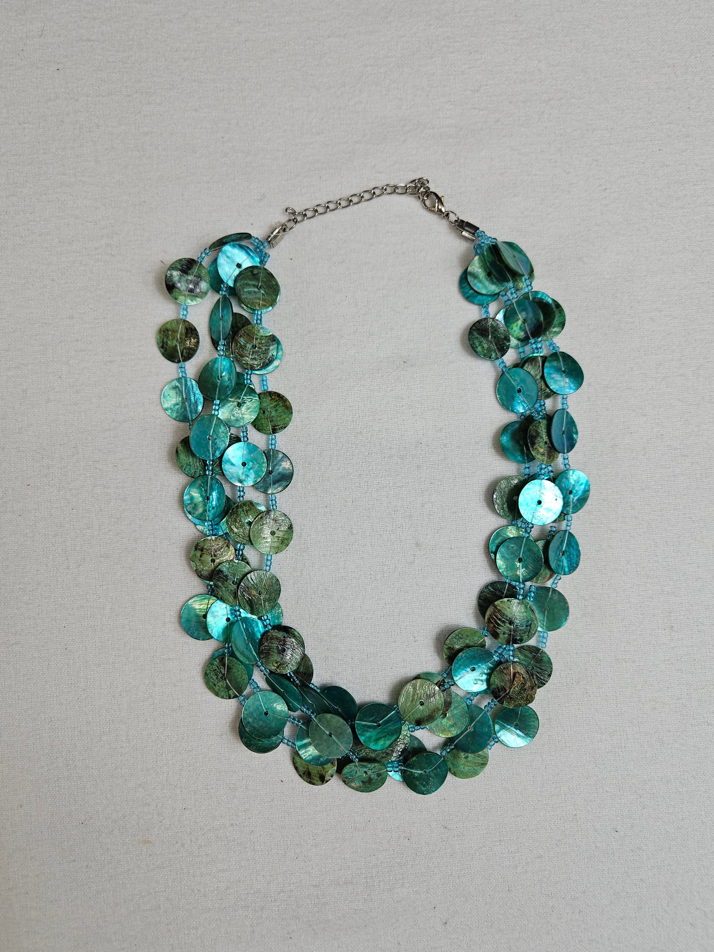 Collier multirangs bleu vert