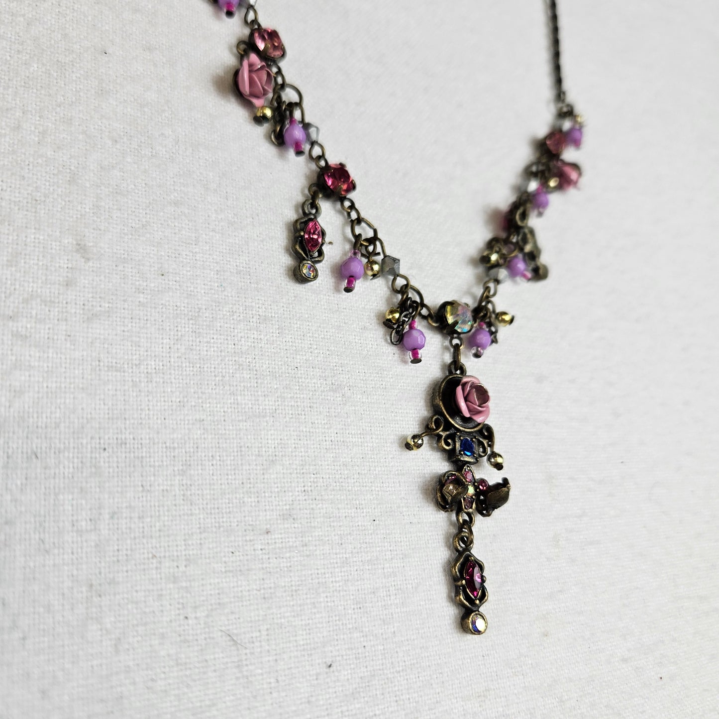 Collier breloques fleurs