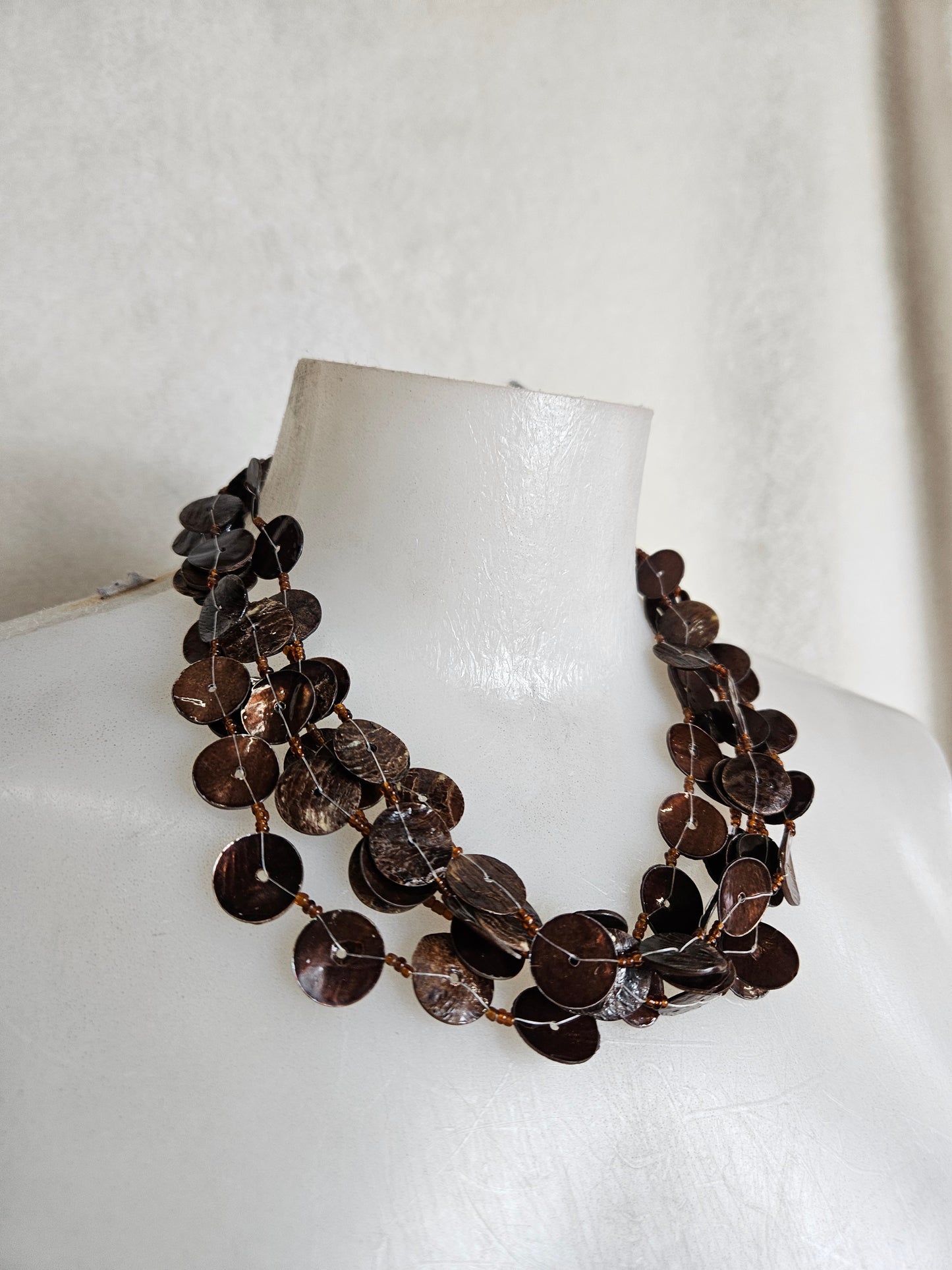 Collier multirangs marron