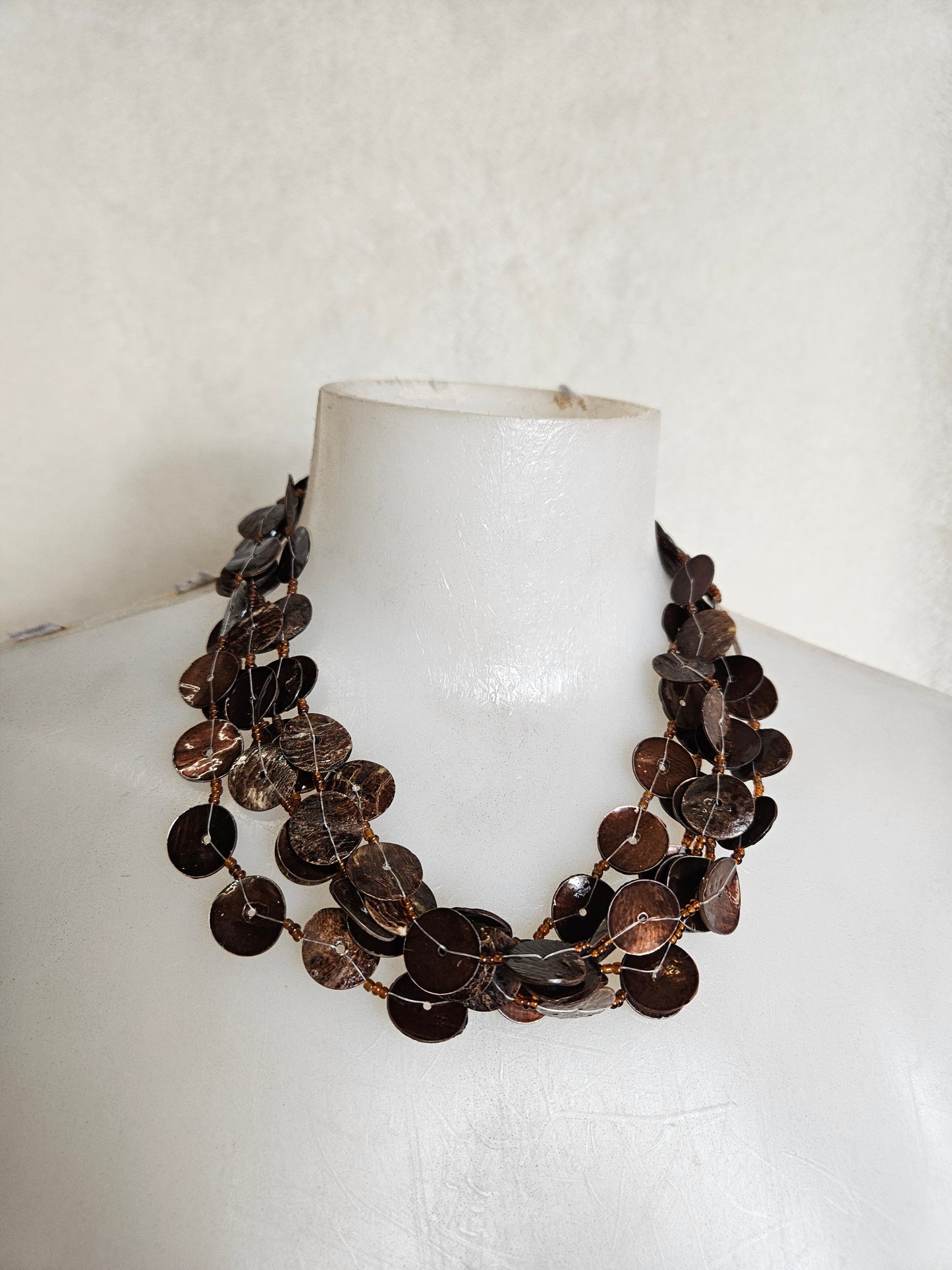 Collier multirangs marron